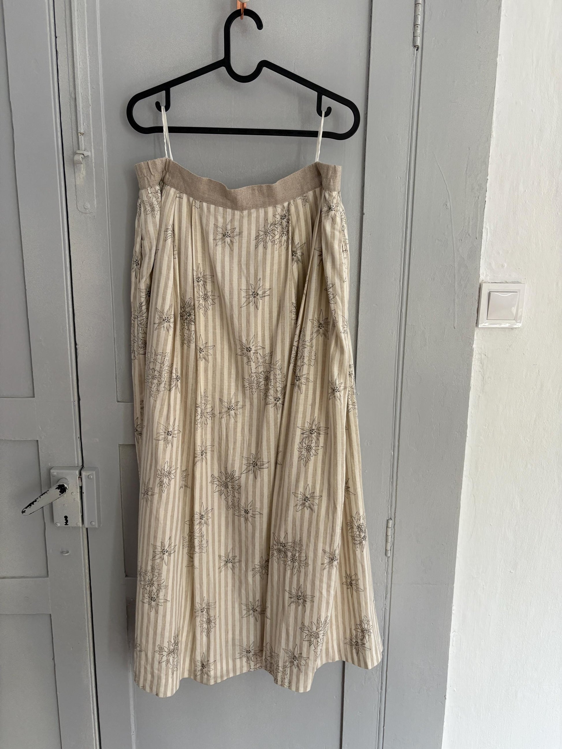 Beige and white striped Austrian trachten, Vintage Cottage core folklore clothing, Linen blend maxi skirt, German Dirdnl antique skirt