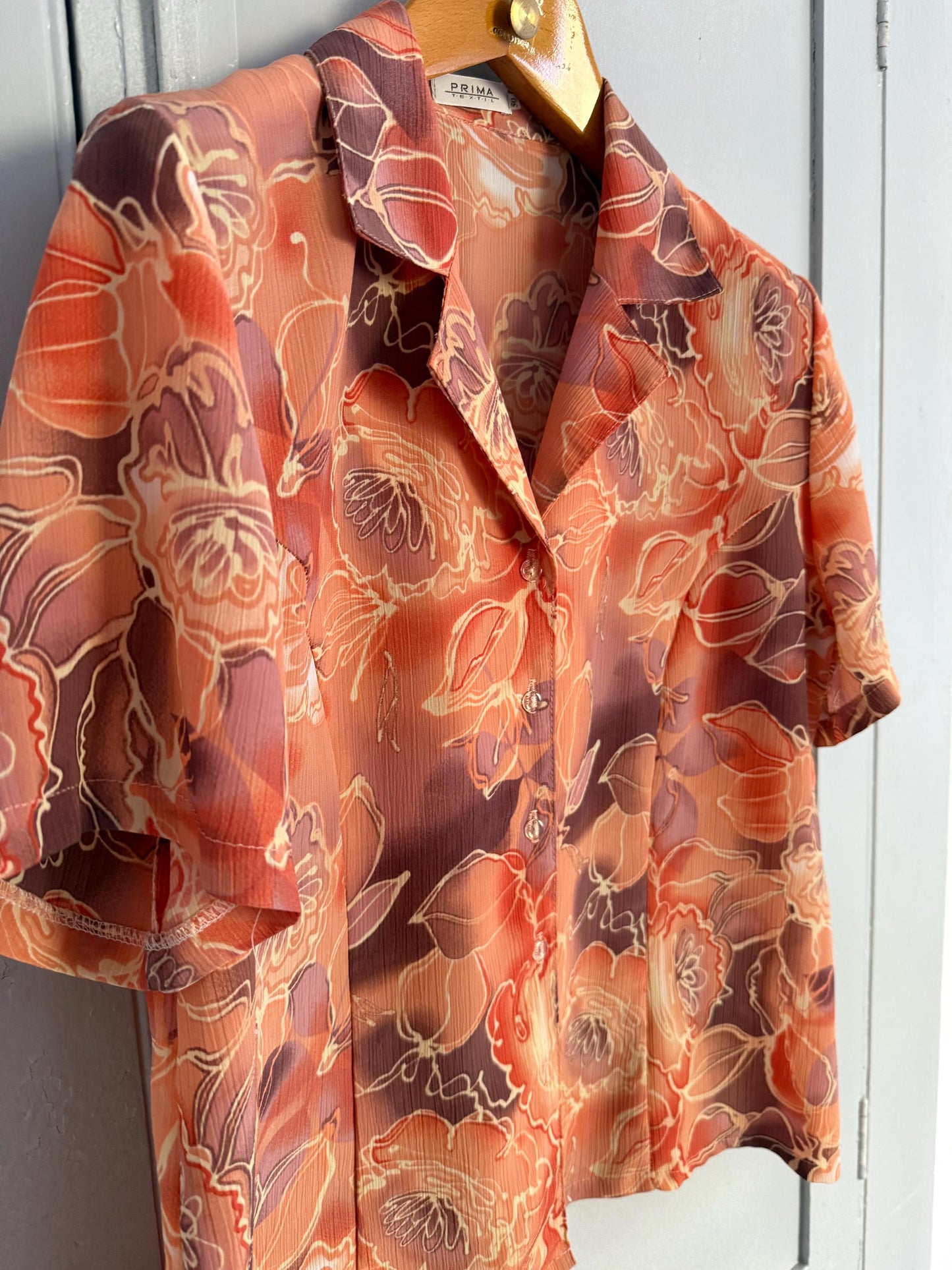 Floral peach 70s vintage blouse, Retro button up shirt, Floral blouse, Orange colourful patterned top, Cute short sleeve summer shirt,