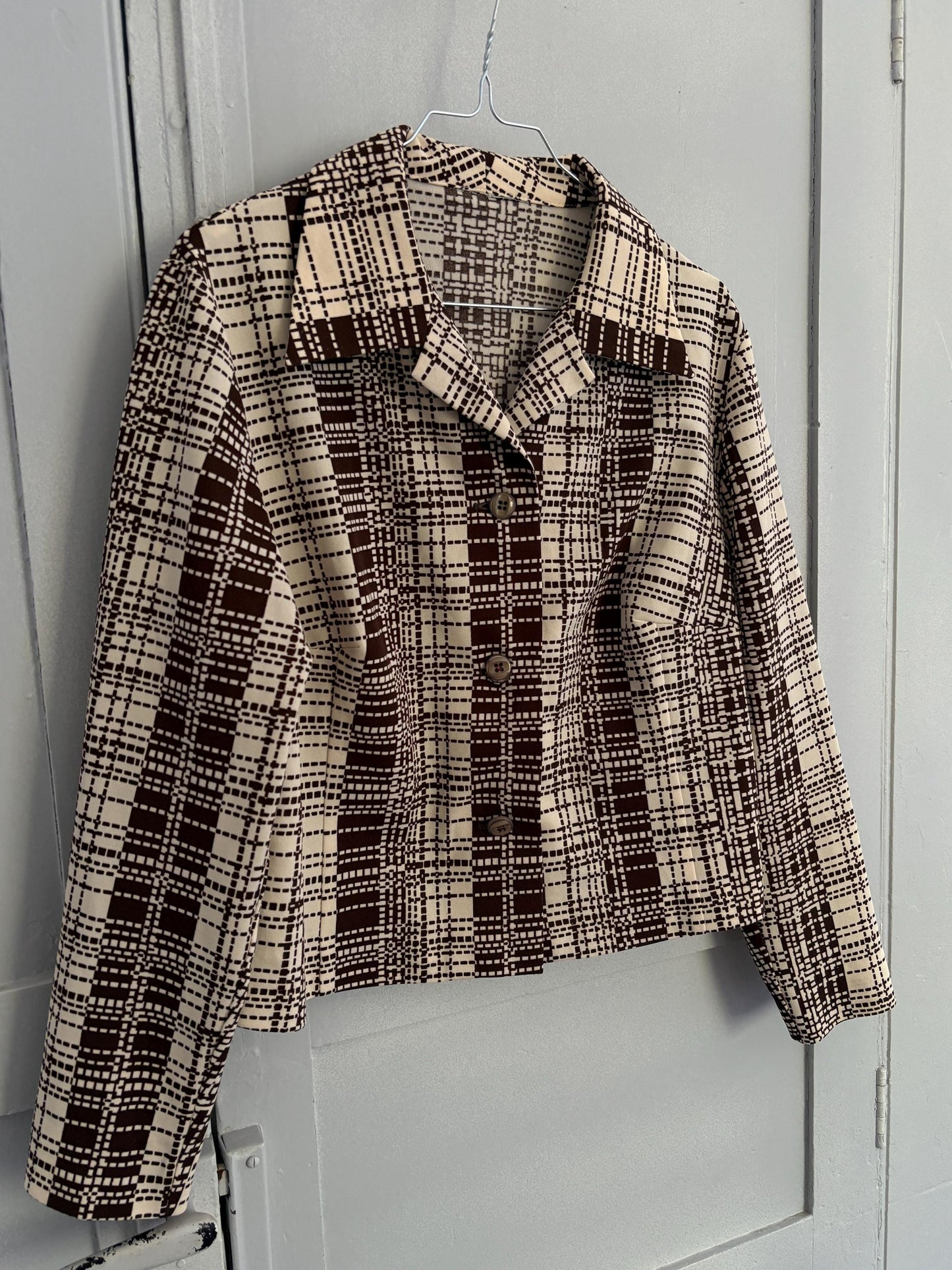 Vintage groovy button down shirt, Geometric brown and white retro blouse, 70s woman fashion, Long sleeve summer shirt, 1970s blouse, L