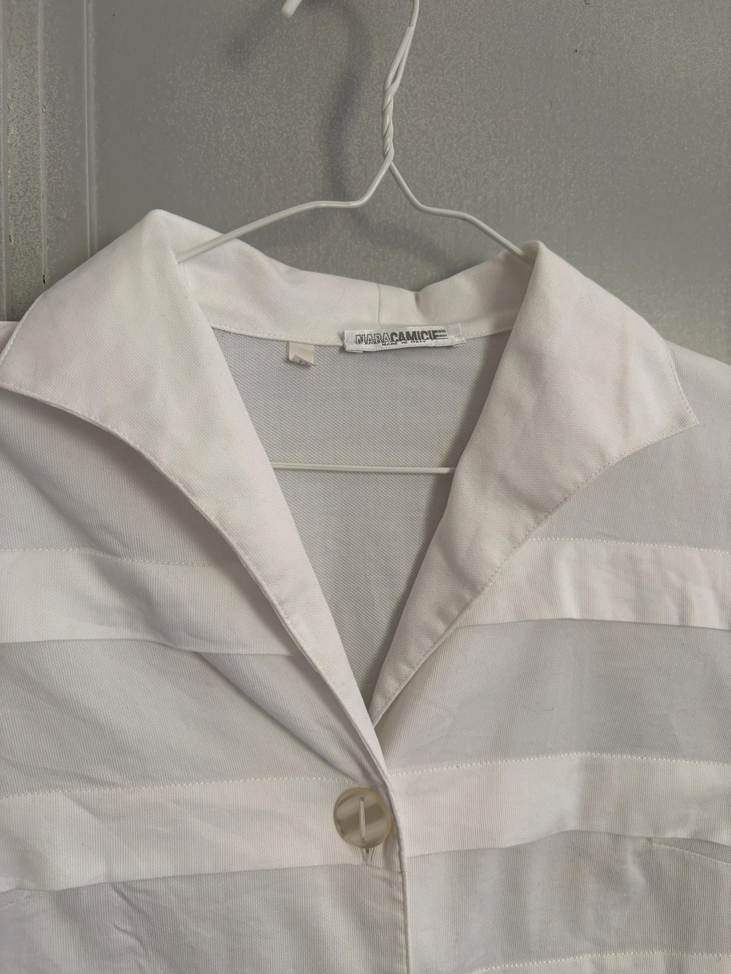 White vintage blouse, Italian design elegant woman top, Light academia wardrobe essential, Nara Camicie, Made in Italy, Size XS