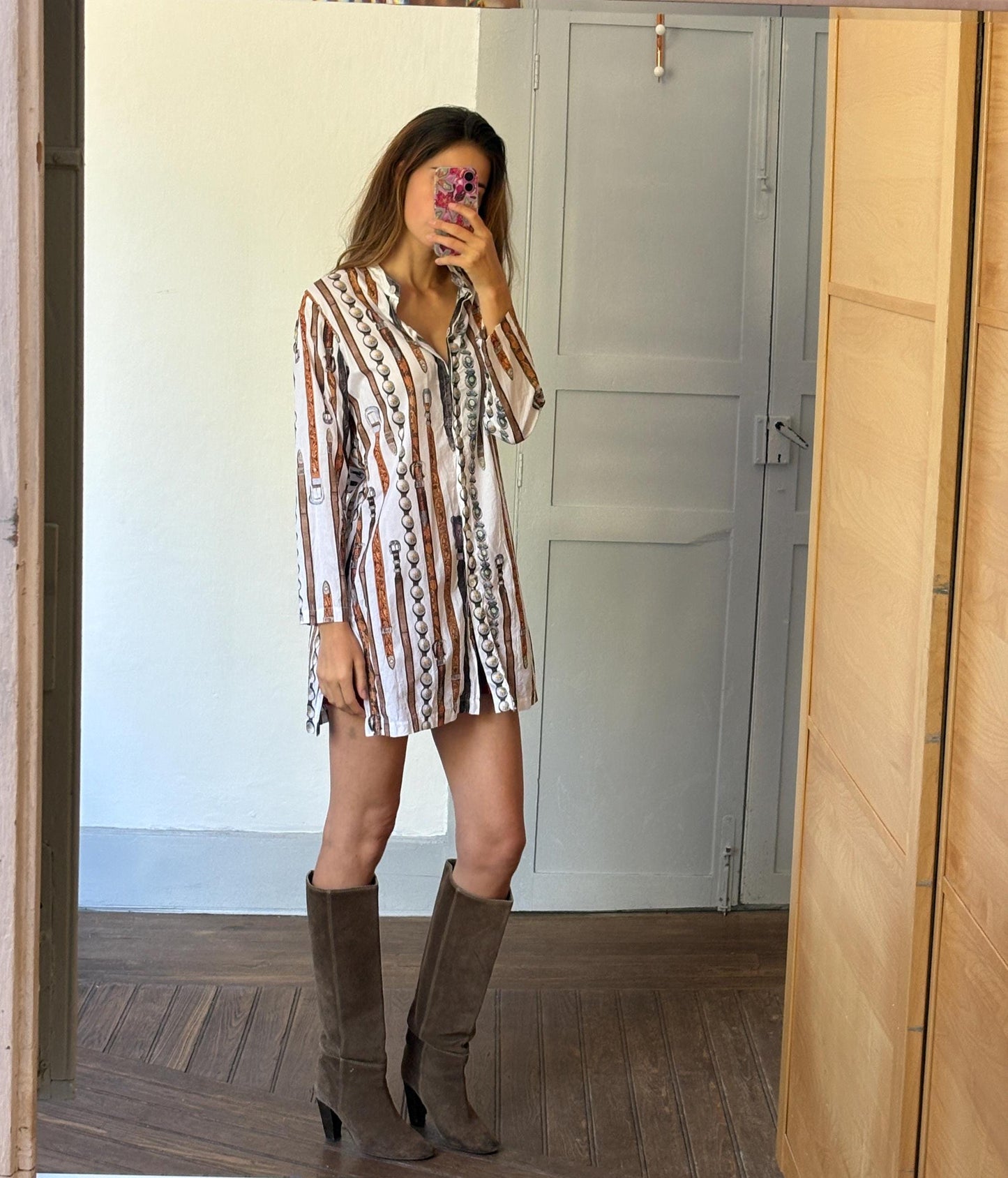 Vintage button down dress with mother of pearl buttons, Belt illustrations blouse dress, Long sleeve lightweight summer dress, S