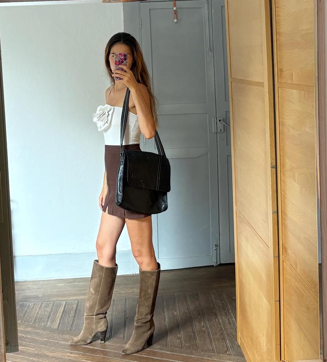 Vintage black leather shoulder bag, Minimalist 90s Long strap university bag, Berlin style basic aesthetic, Soft core menswear