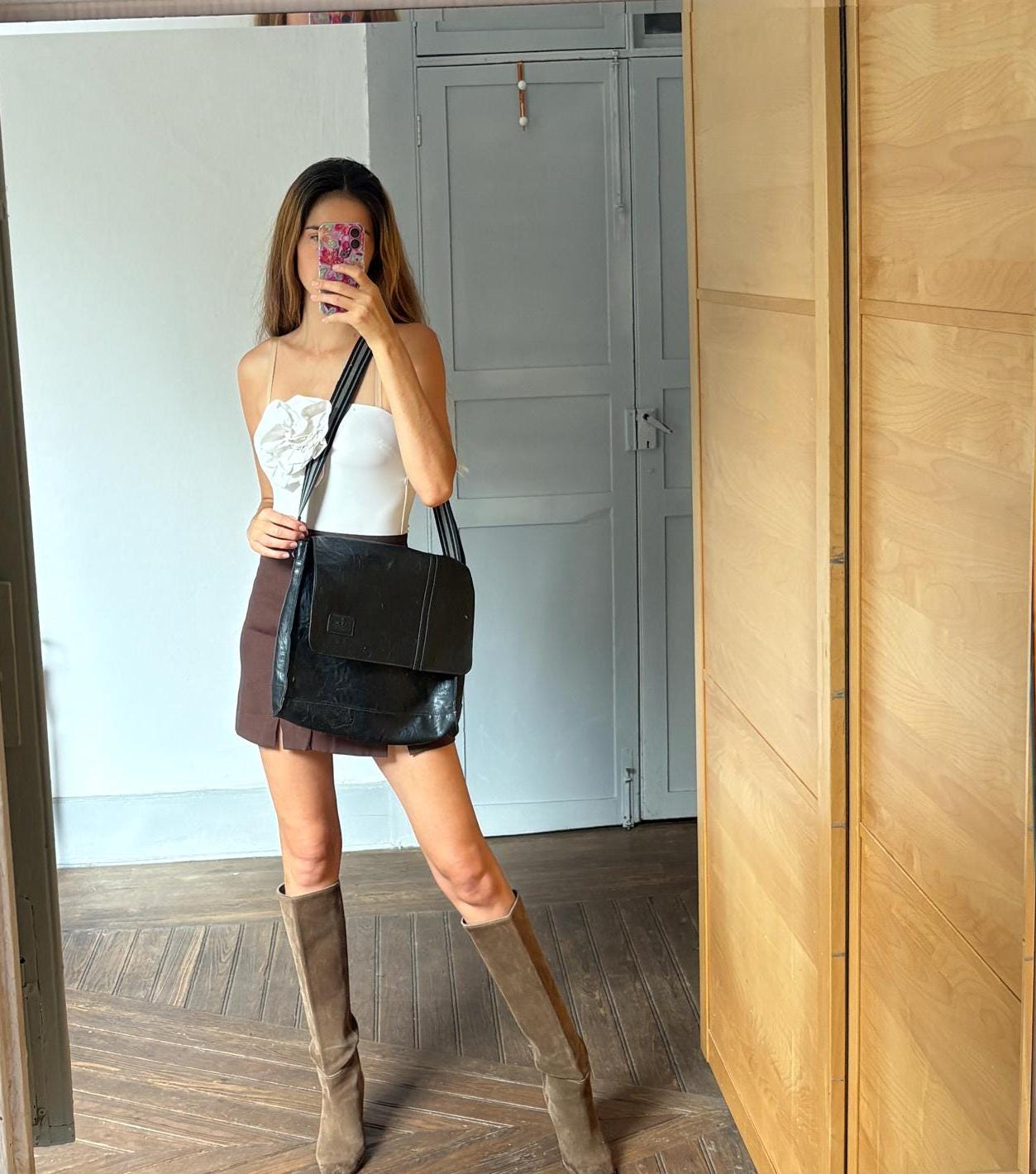 Vintage black leather shoulder bag, Minimalist 90s Long strap university bag, Berlin style basic aesthetic, Soft core menswear