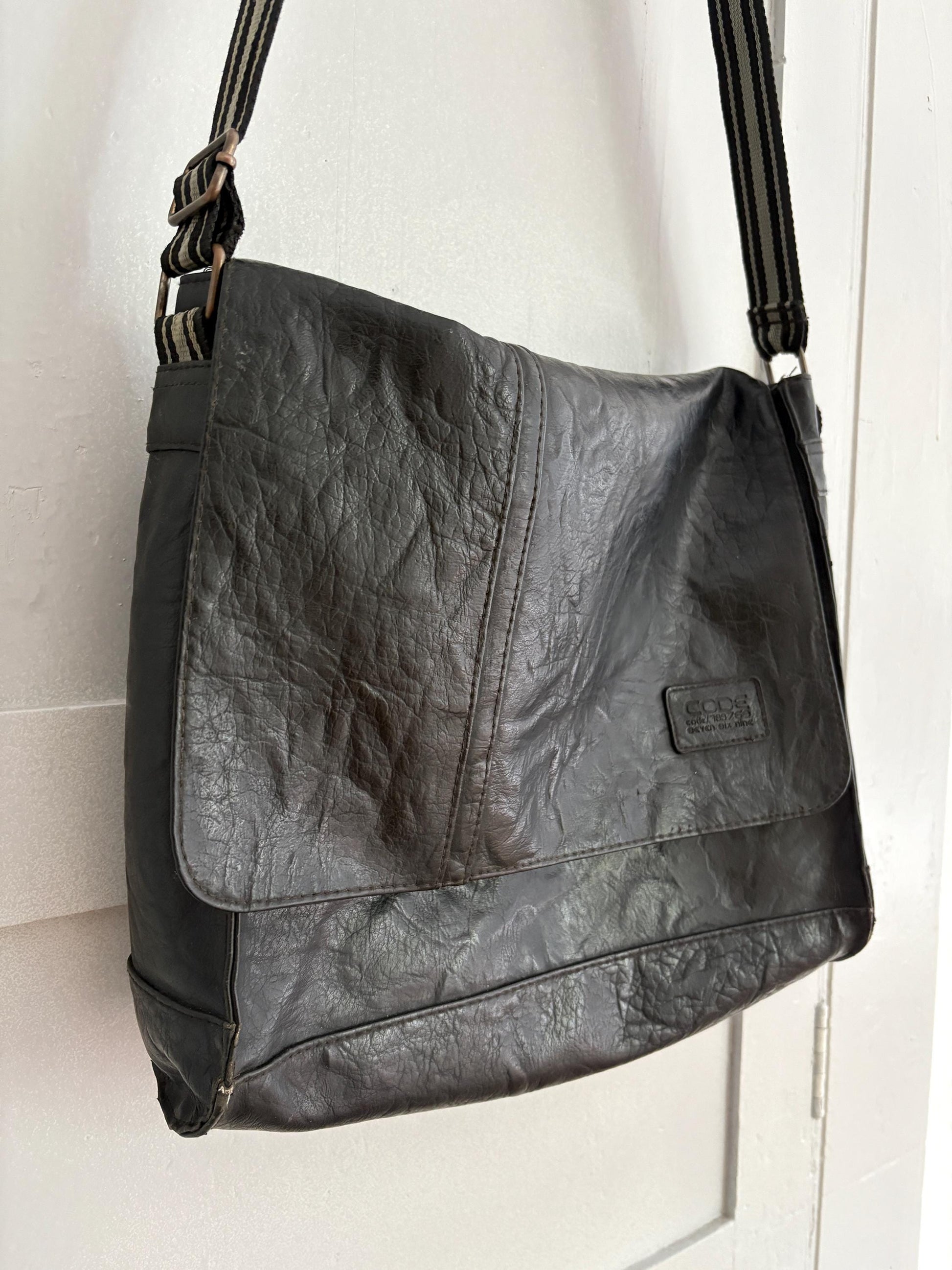 Vintage black leather shoulder bag, Minimalist 90s Long strap university bag, Berlin style basic aesthetic, Soft core menswear