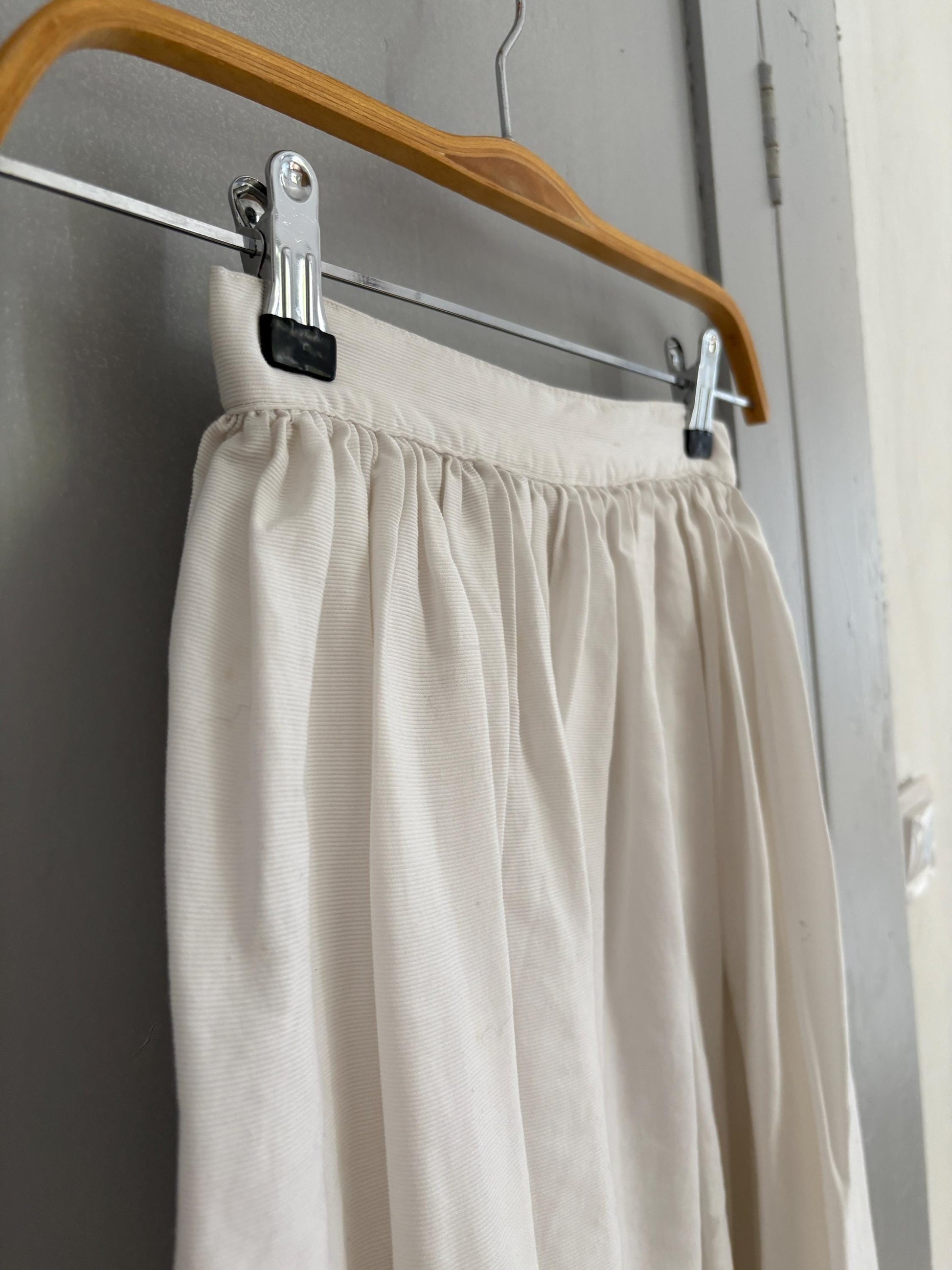 Vintage white pleated a-line skirt, Cottage core midi skirt, Volumous wedding guest outfit, XXS