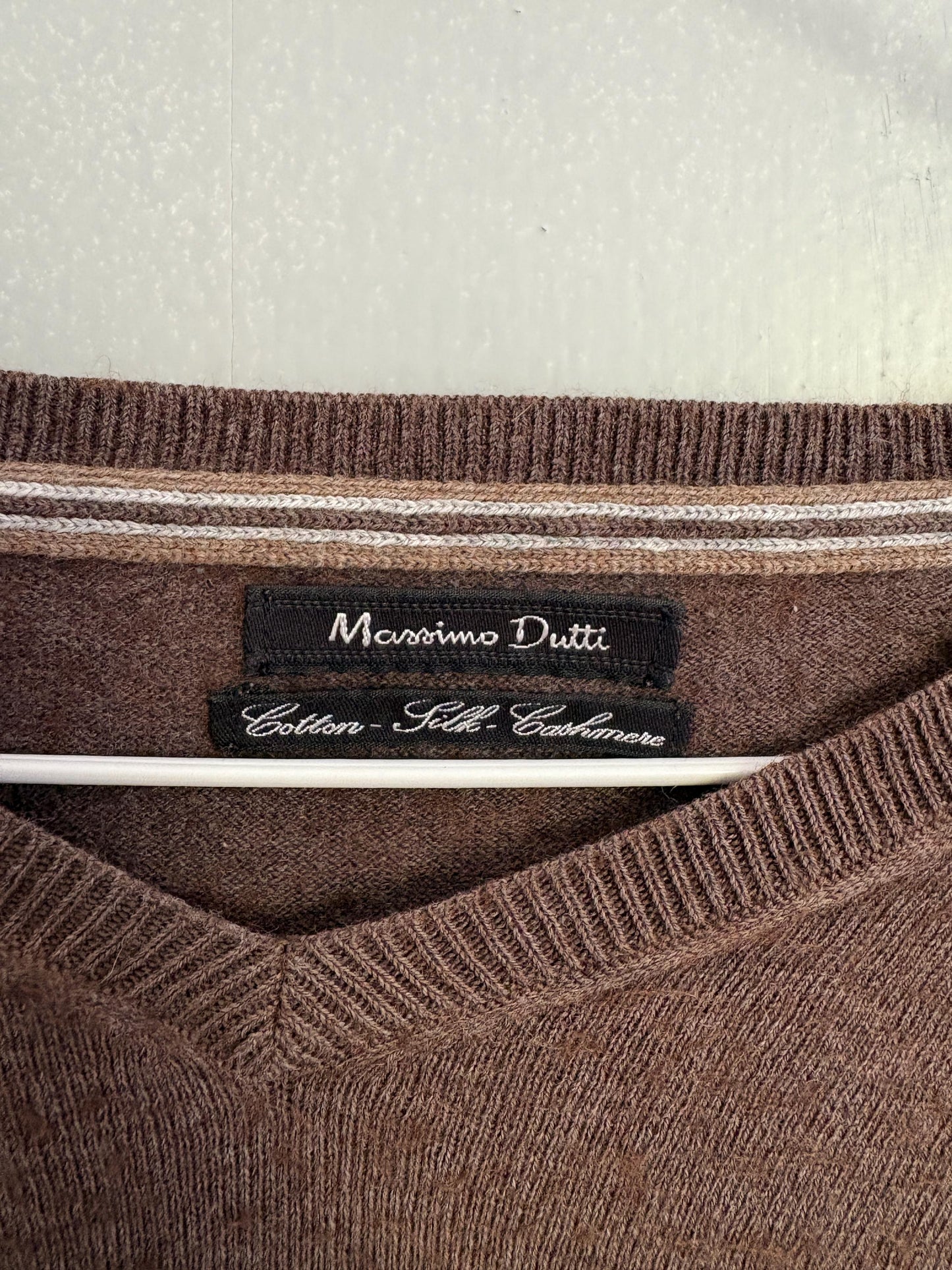 Cotton - Silk - Cashmere brown jumper, Vintage Massimo Dutti dark academia sweater, Luxe v - neck winter wear, Super soft knit shirt