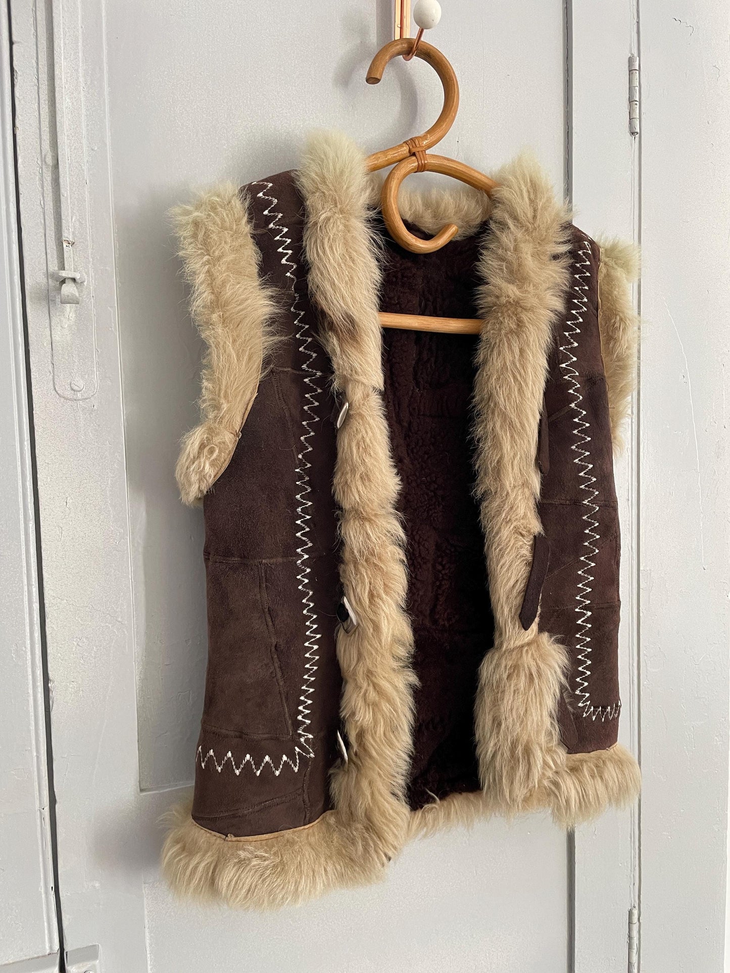 Vintage wool leather lammy vest, Sleeveless genuine leather 70s gilet, Sheep hide winter waistcoat, Sheephide cardigan