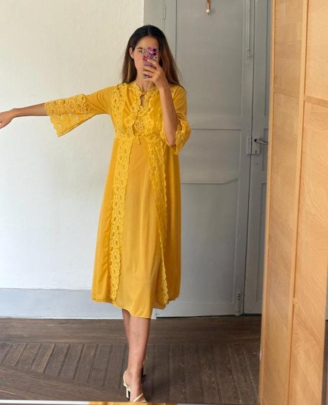 Vintage Italian Design lace Curry yellow Night robe set, Long romantic night gown, Vintage pyjamas