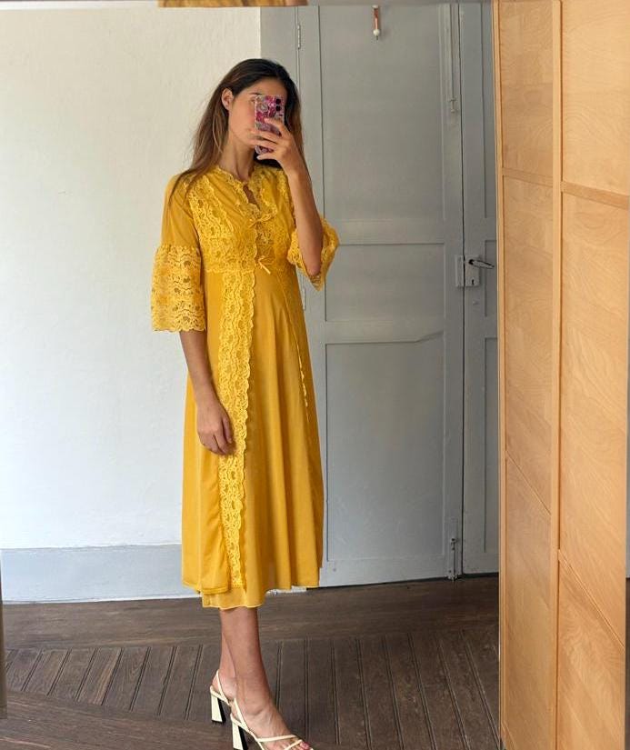 Vintage Italian Design lace Curry yellow Night robe set, Long romantic night gown, Vintage pyjamas