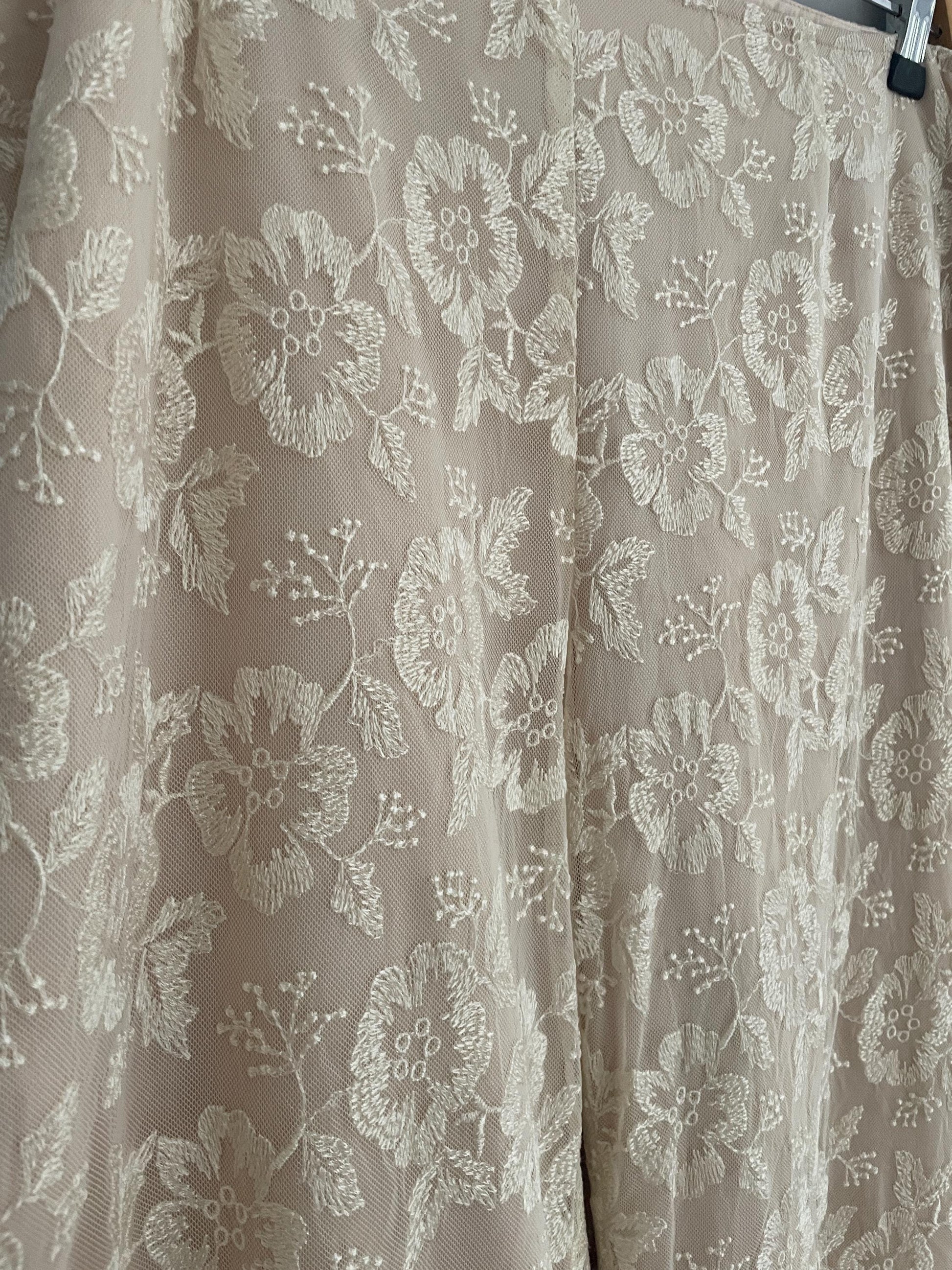 Romantic vintage floral lace pants | Ivory nude mesh trousers | Size EU 46 / 3X | Wedding guest look or dreamy elegant everyday fit