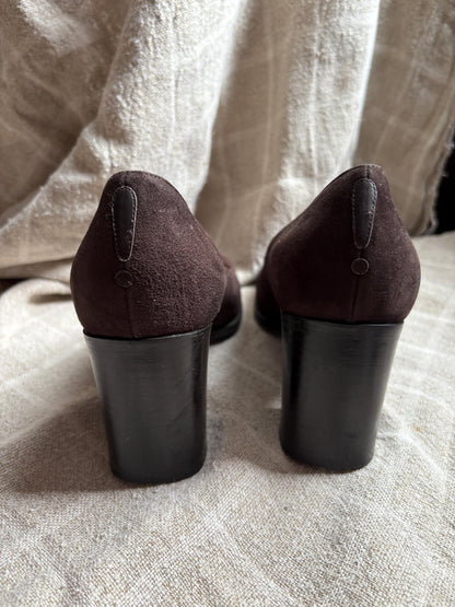 Vintage Chocolate Brown Suede Leather Pumps — additional view 9