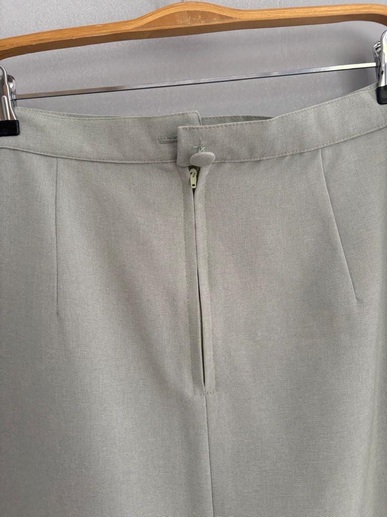 Vintage long High-Rise pencil Skirt with Elegant fit and back Split, Feminine office wear, XL