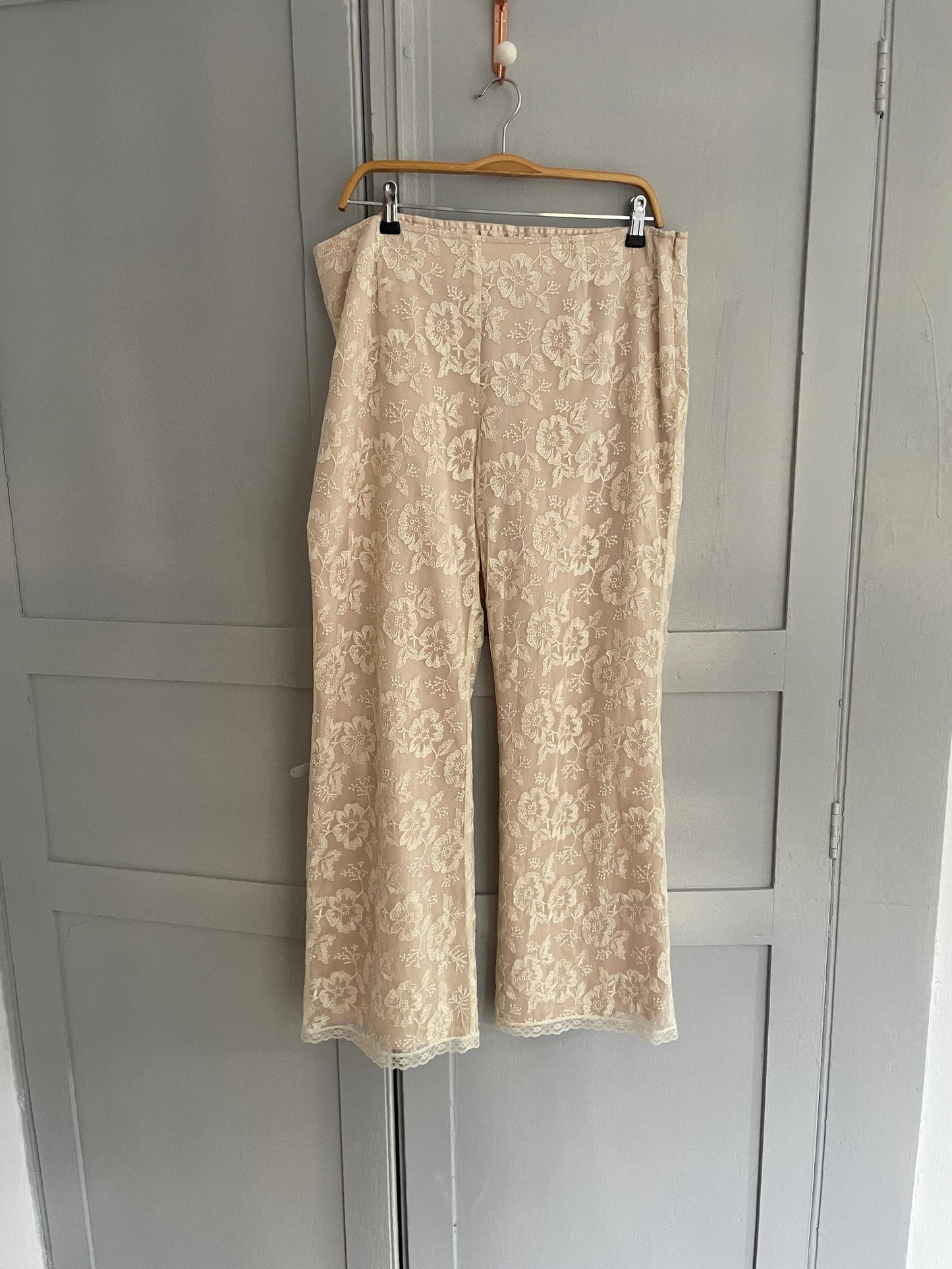 Romantic vintage floral lace pants | Ivory nude mesh trousers | Size EU 46 / 3X | Wedding guest look or dreamy elegant everyday fit