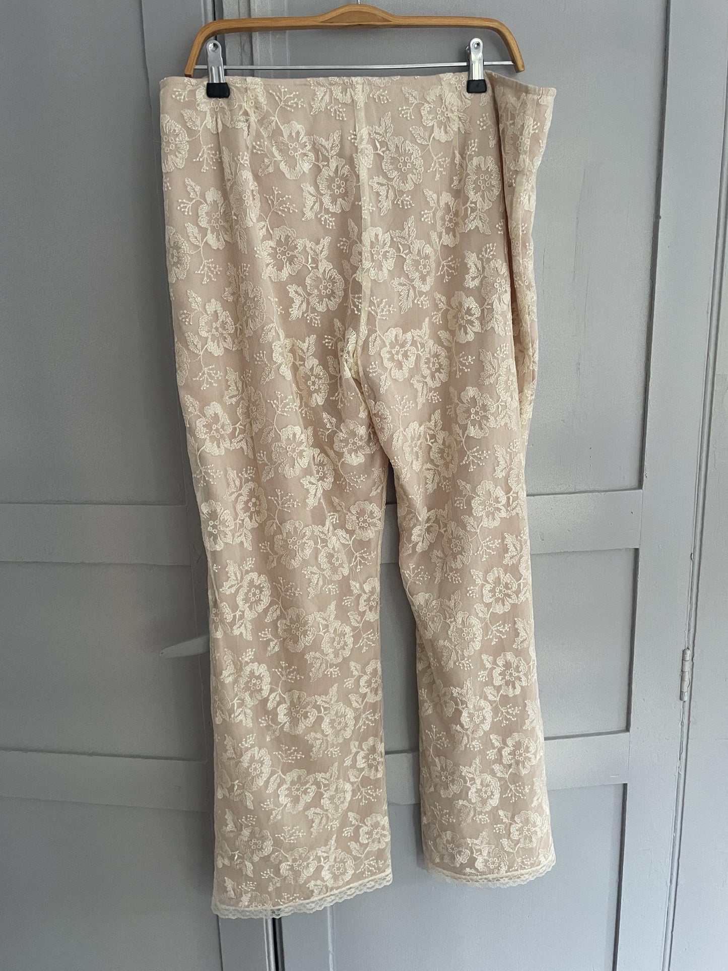 Romantic vintage floral lace pants | Ivory nude mesh trousers | Size EU 46 / 3X | Wedding guest look or dreamy elegant everyday fit