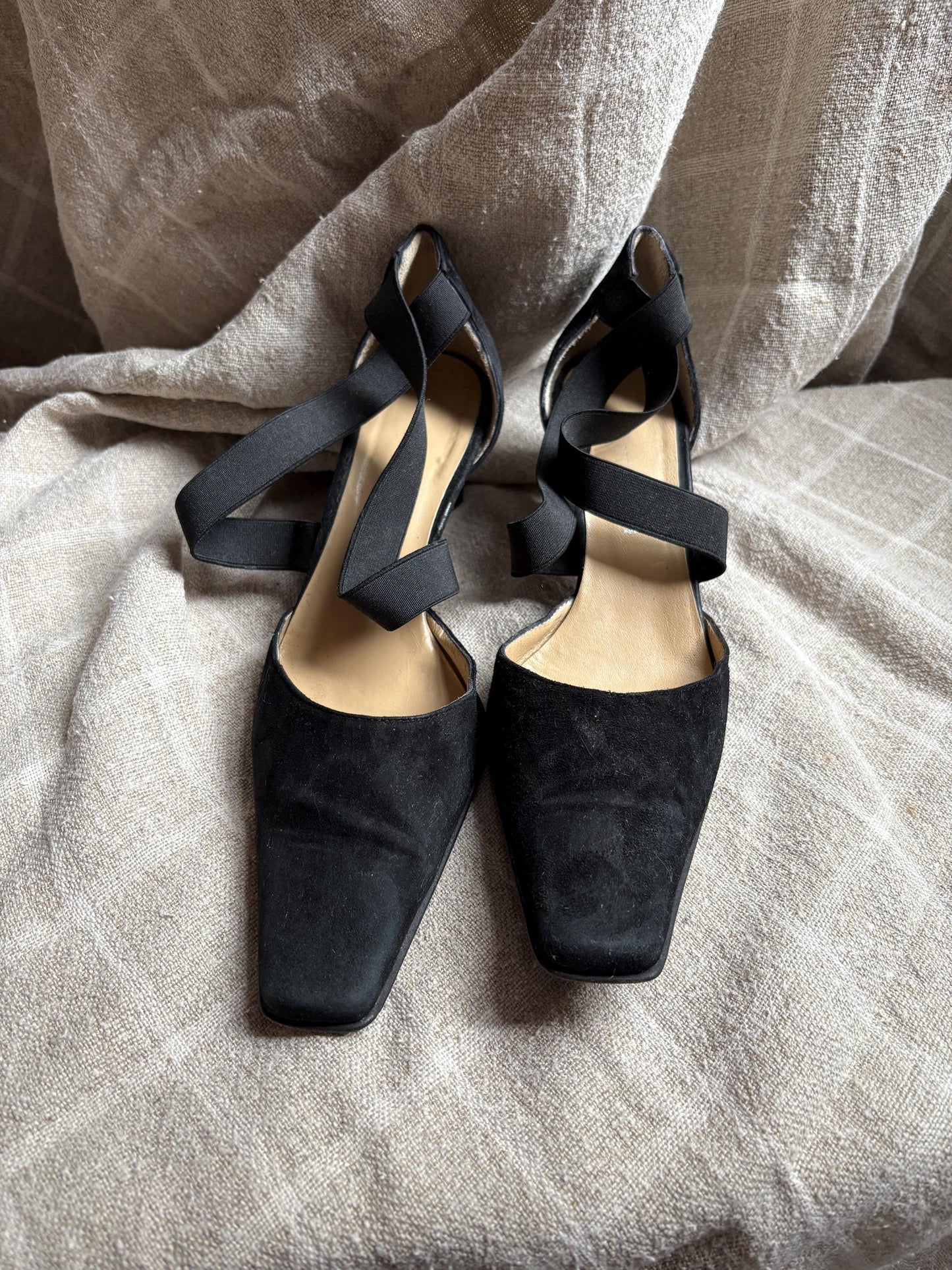 Vintage black low pumps, Rouje aesthetic black pointed toe high heels, Comfortable large size woman shoe, designer heels by Paul Noyen, 40.5