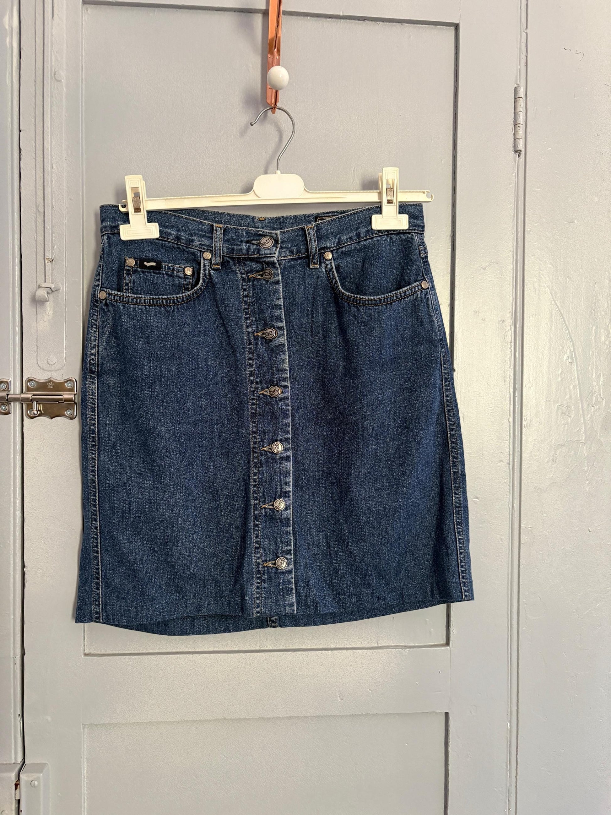 Vintage Blue jeans Gas skirt, Button down retro denim skirt, Y2k aesthetic fashion, size 30 - M