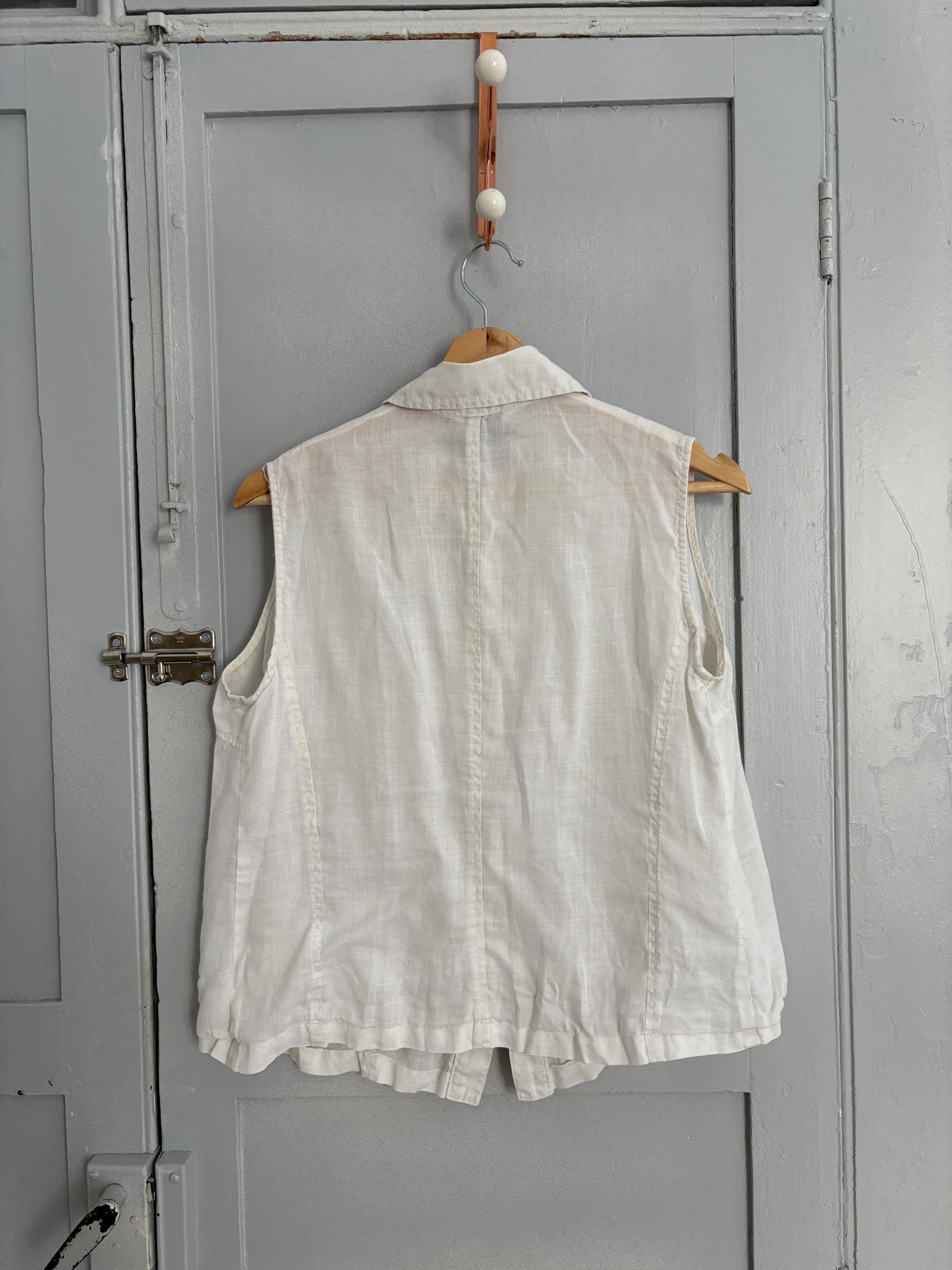 White vintage sleeveless camisole, Collared smart tank top, Elegant Dark Academia sleeveless shirt, S