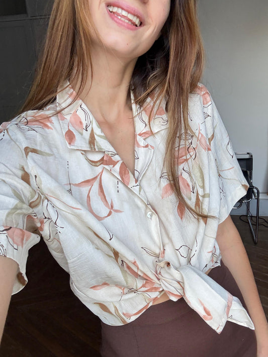 Vintage floral print summer shirt, Flower pattern off white woman shirt, Colourful camisole, Knot tie button up shirt, Vacation blouse,