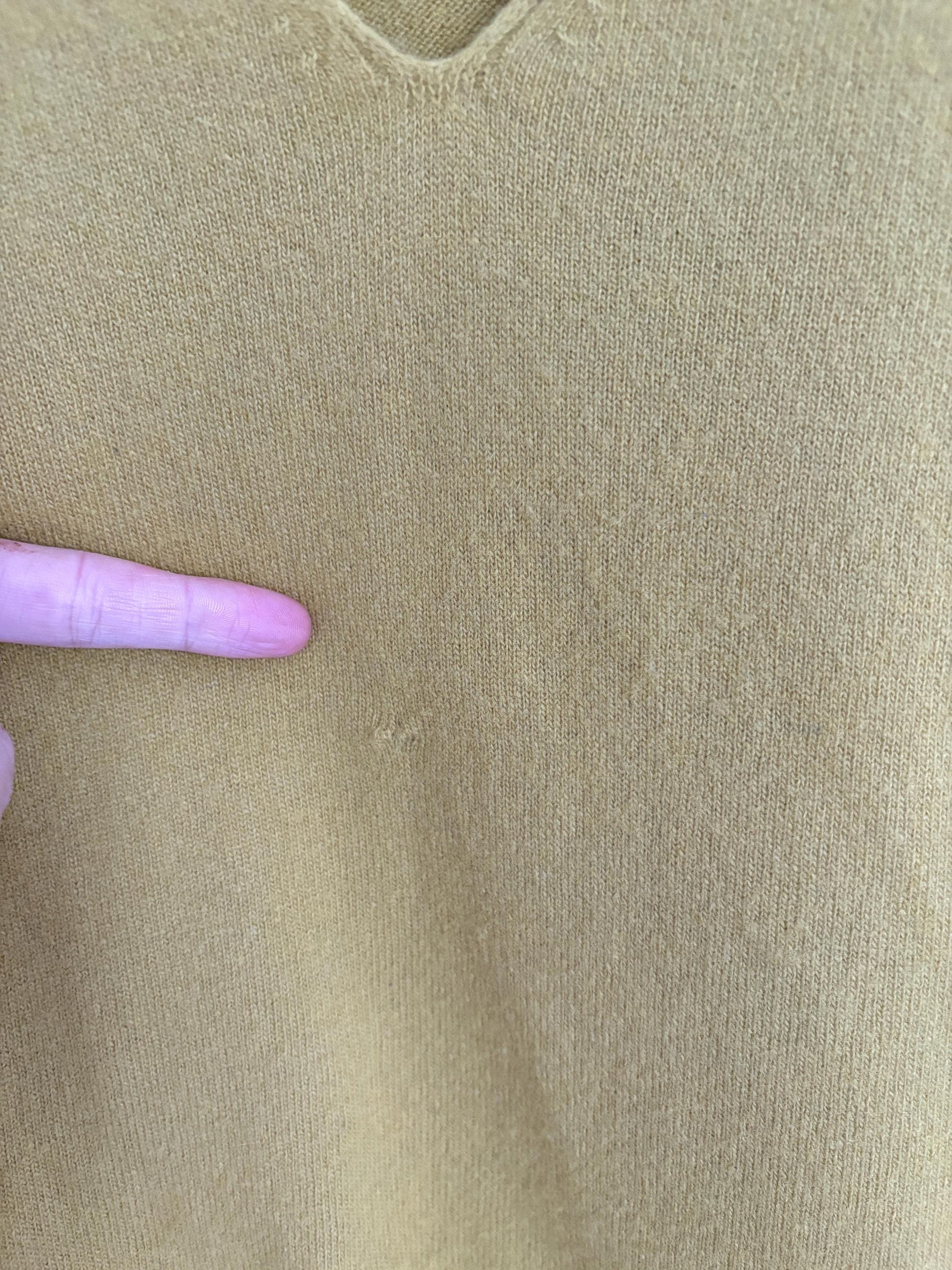 Vintage Benetton Mustard Cashmere Wool Sweater – Cozycore Queen Vibes