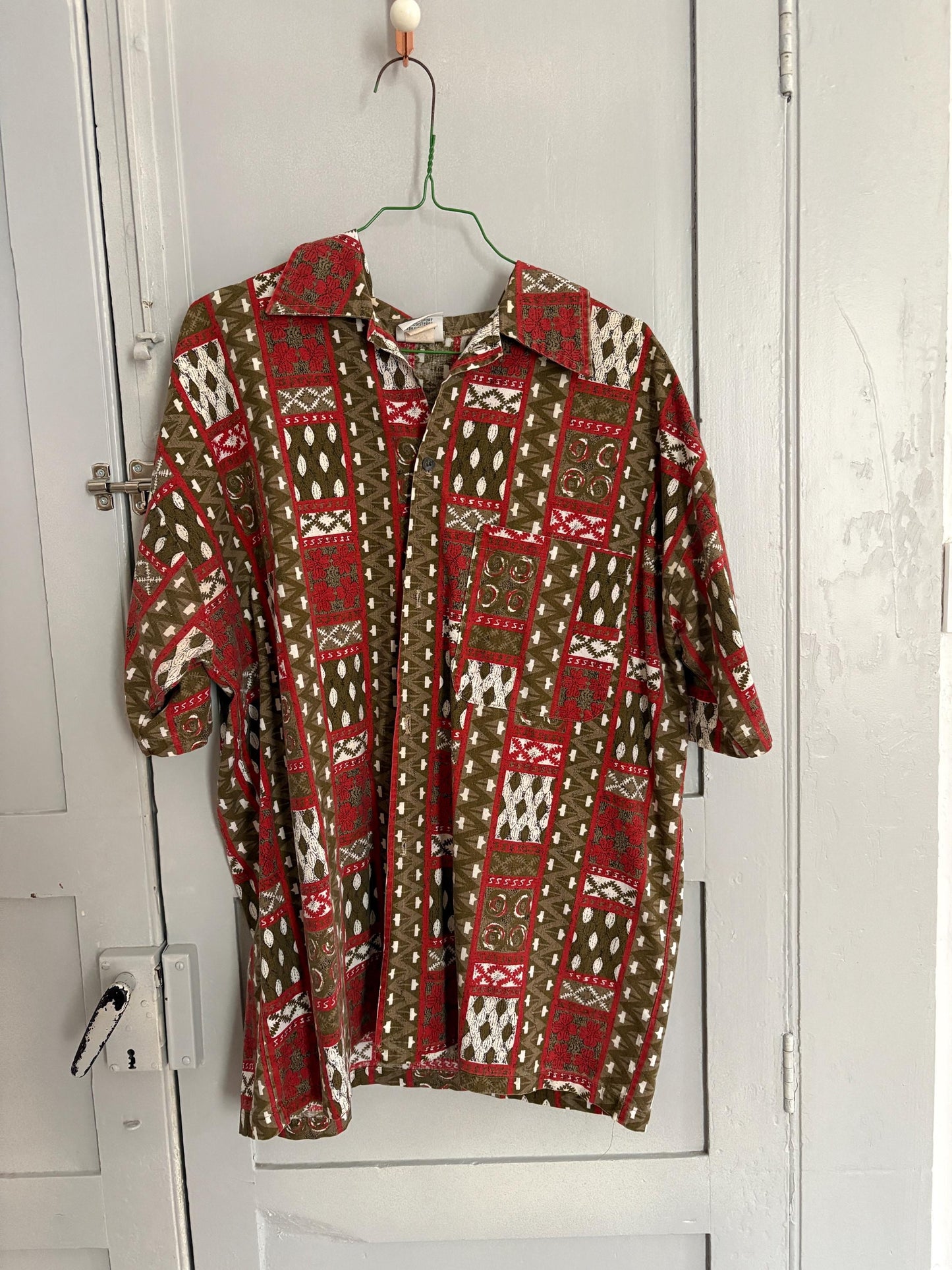 Vintage groovy button up shirt, Retro oversized 70s blouse, Red and white colourful patterned top, Cute long sleeve summer shirt