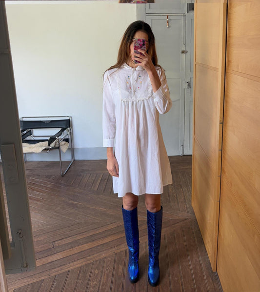 Vintage floral embroidered Nightgown, White Cottage core nightie , Feminine french antique nightwear, S