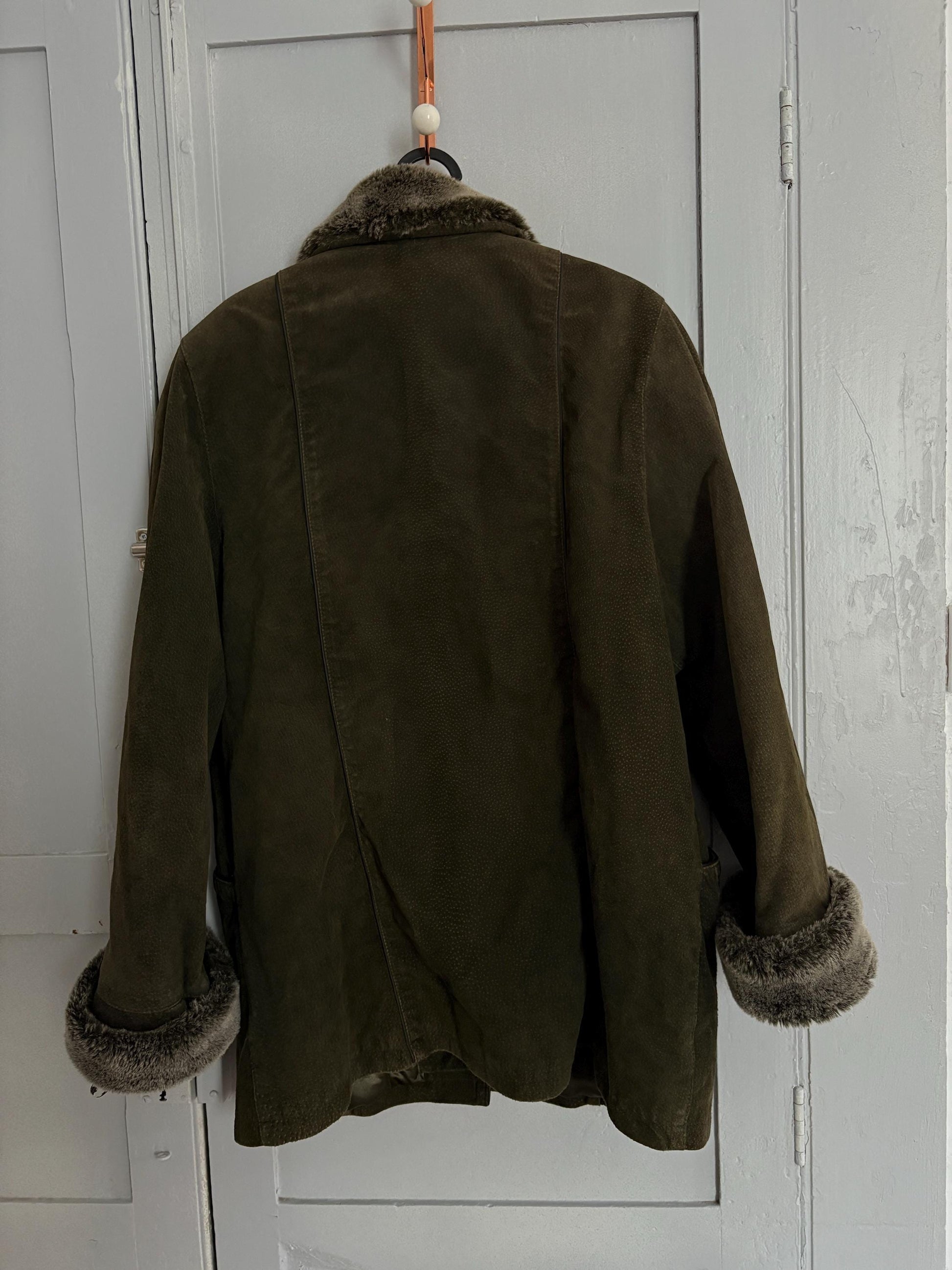 Gorgeous Dark green genuine leather coat, VintageLuxury Lamy jacket with faux fur detailing, 70s Retro cropped coat,