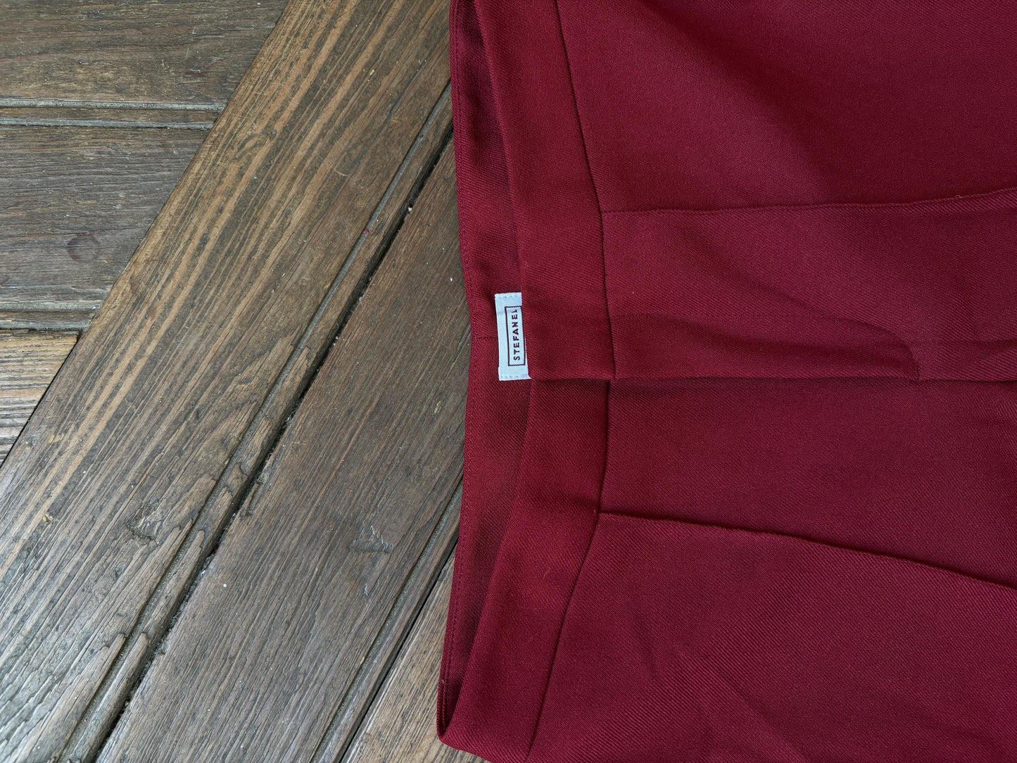 Vintage Red Cropped Designer Trousers | Chic Y2K Culotte Pants | Size XS–S | Tailored Fit