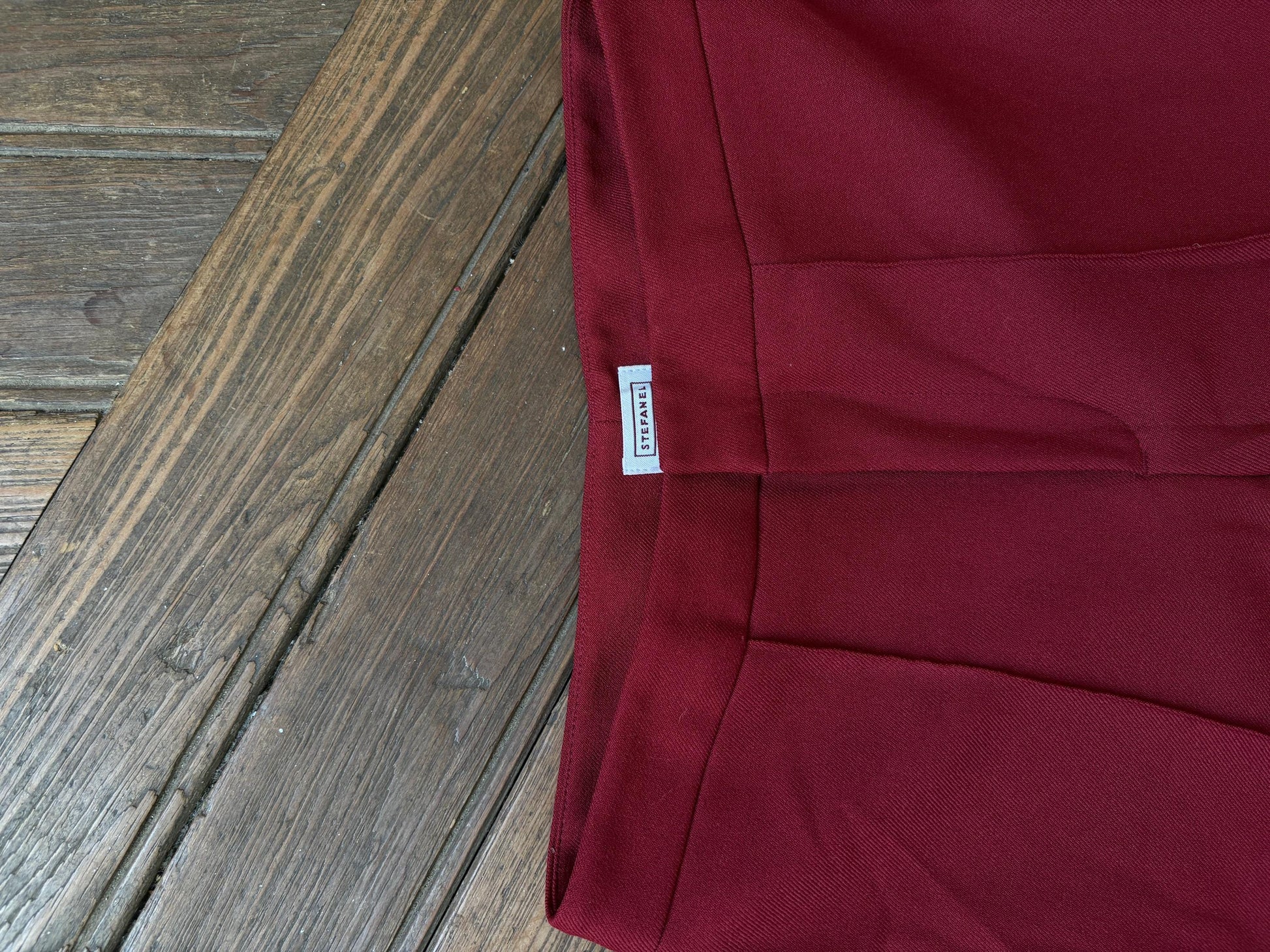 Vintage Red Cropped Designer Trousers | Chic Y2K Culotte Pants | Size XS–S | Tailored Fit