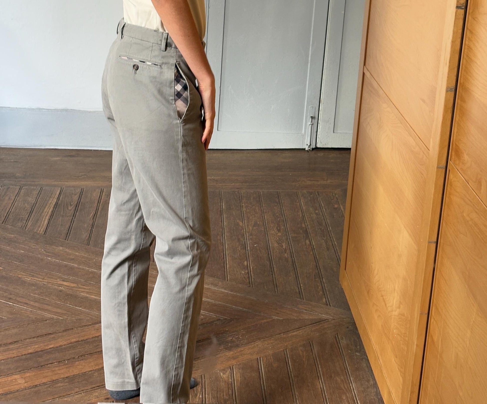 Vintage Burberry London MEN pants, Grey - Beige High luxury brand second hand trousers, Slim fit cotton pants, Size 46