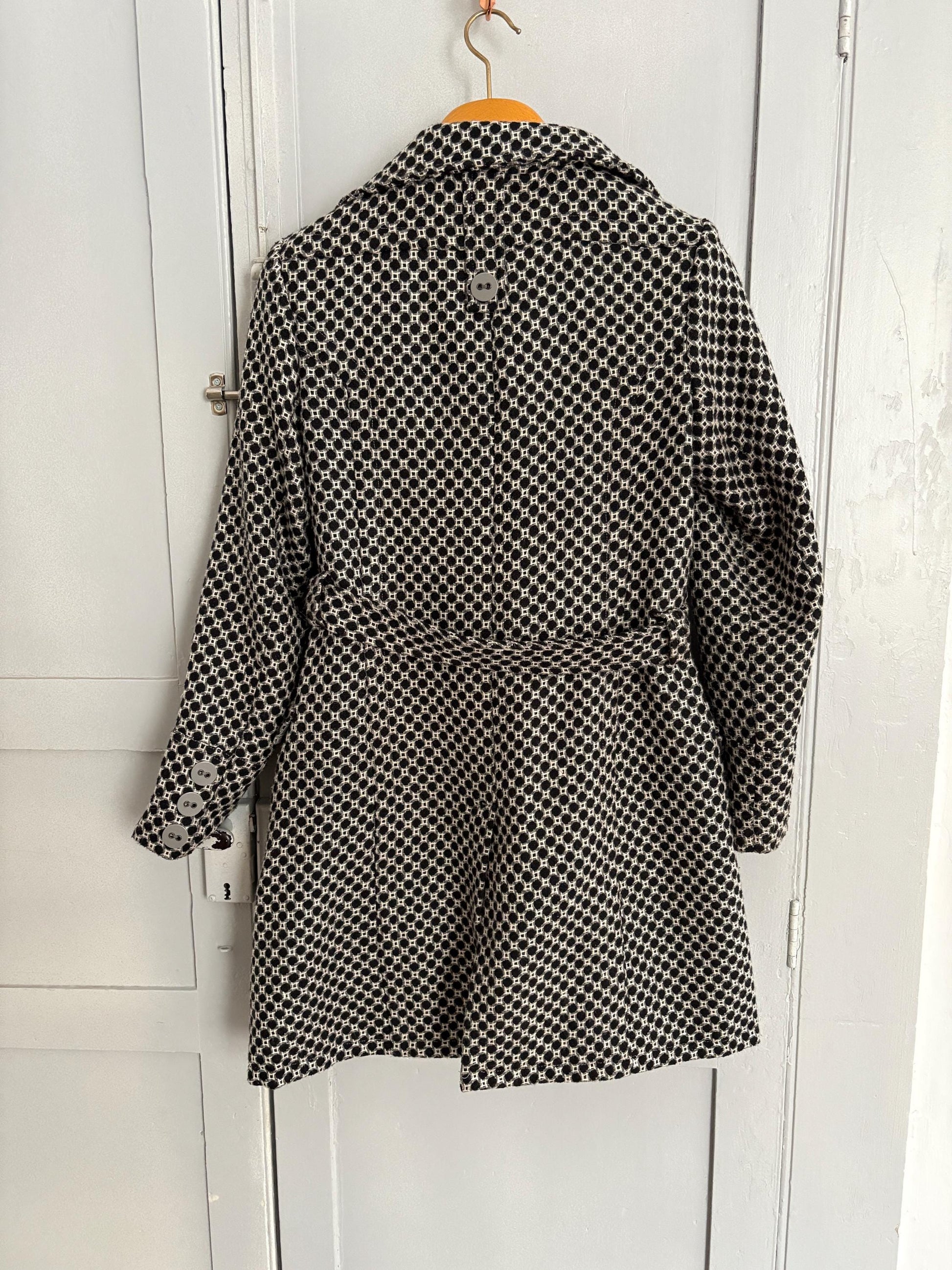 Vintage Monochrome Belted Coat | Parisian-Inspired Club AlphaDyenture Statement Jacket | Size S