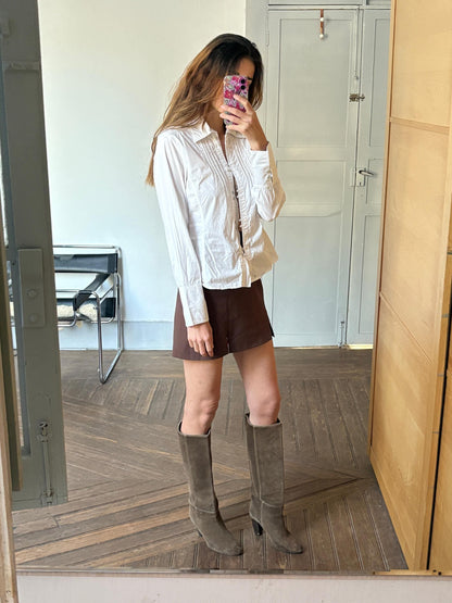 Vintage White Button-Up Shirt With Pearl Buttons — detail
