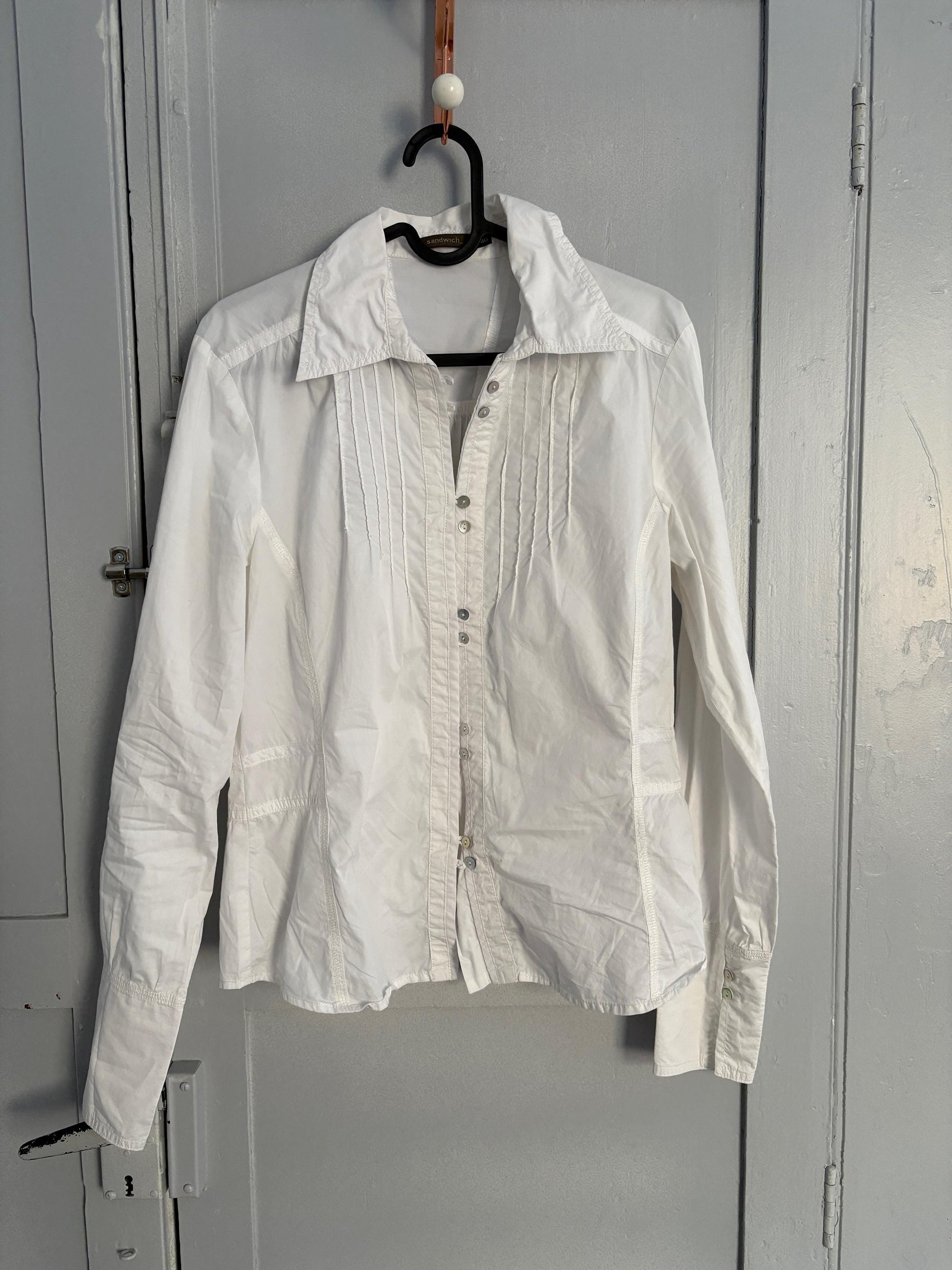 Vintage white crisp woman button up shirt with mother of pearl buttons, Size S - EU 36