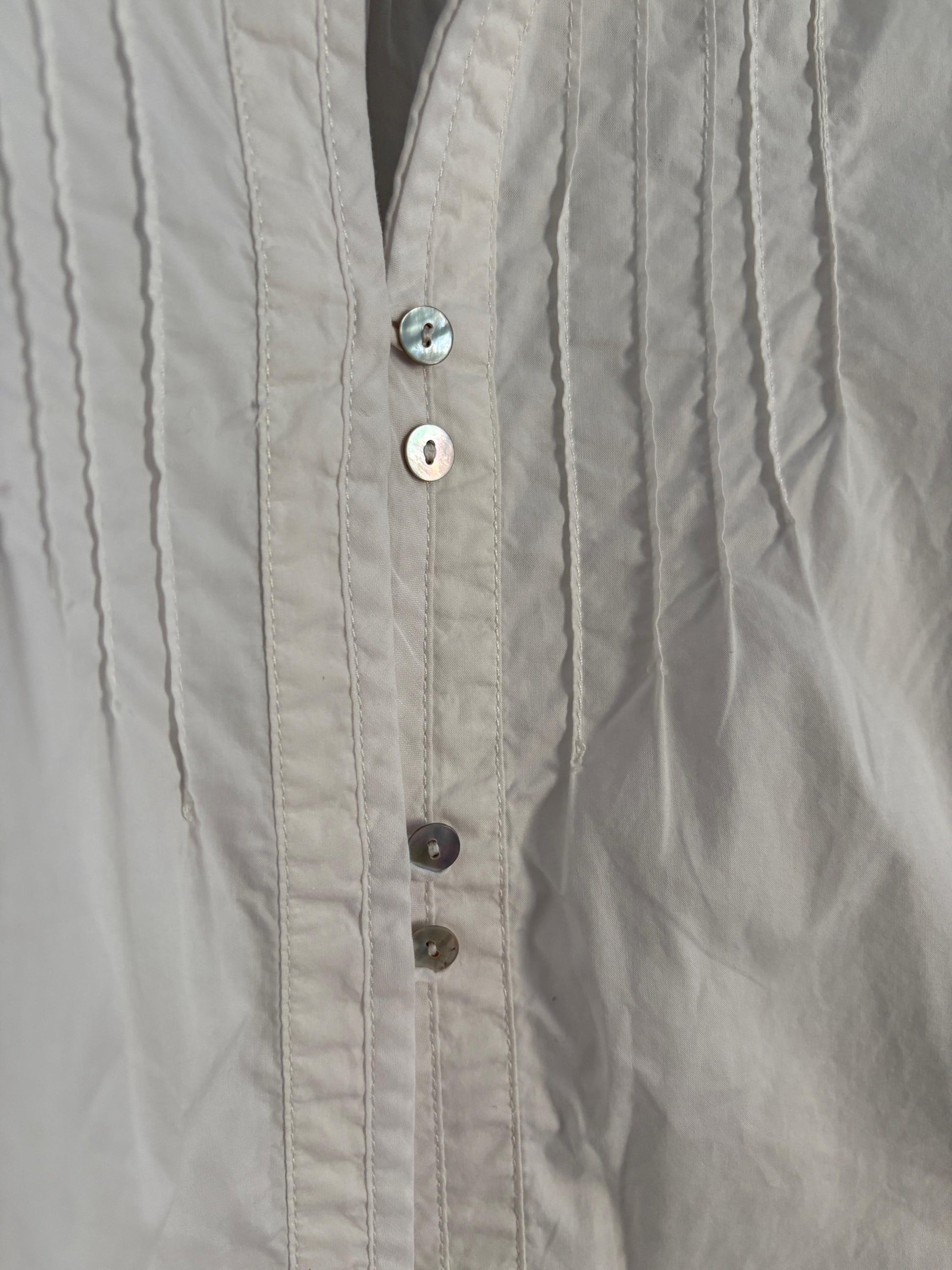 Vintage white crisp woman button up shirt with mother of pearl buttons, Size S - EU 36