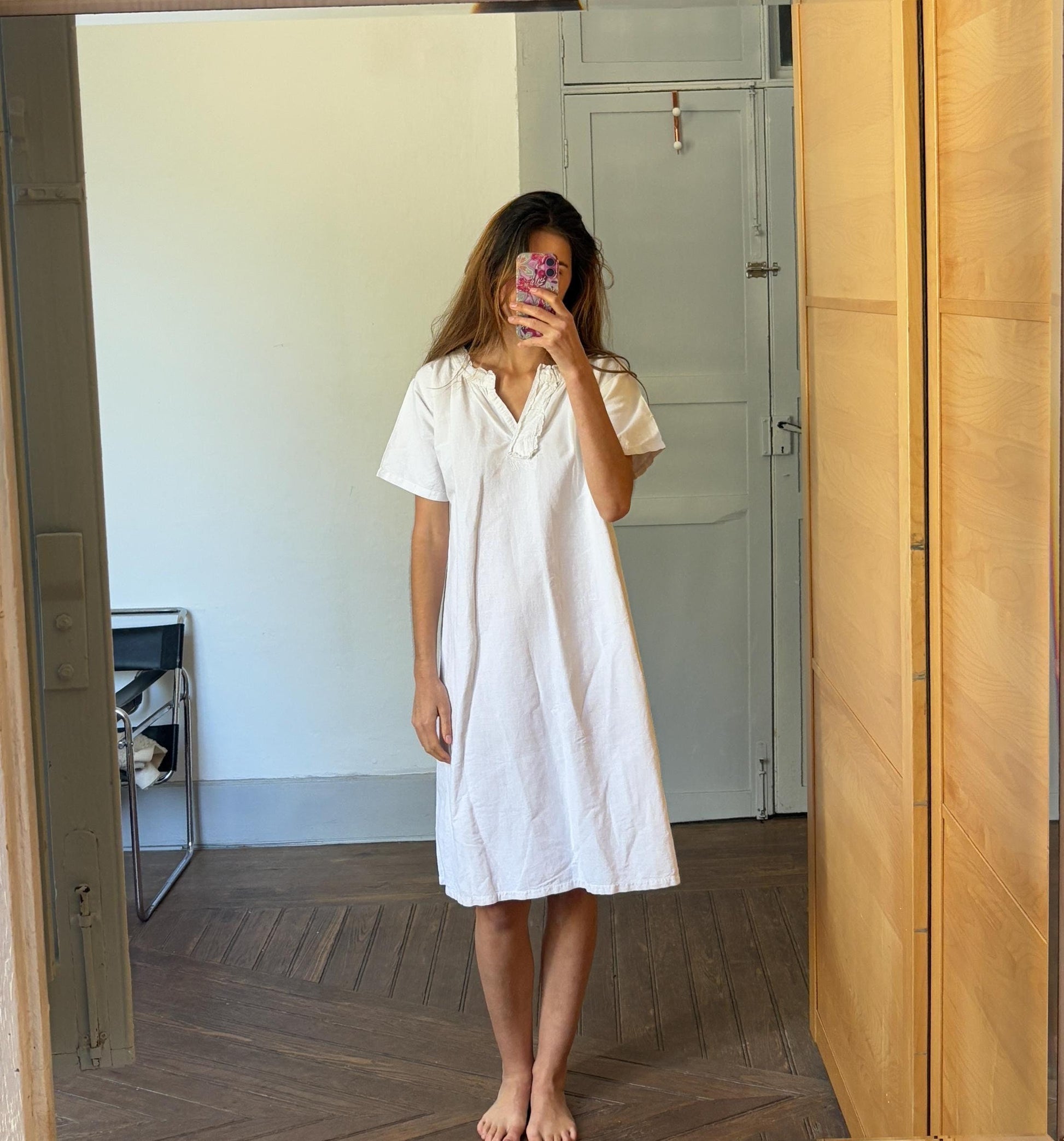 Vintage Victorian Nightgown, White Cottage core nightie , Feminine french antique scalloped collar nightwear, M