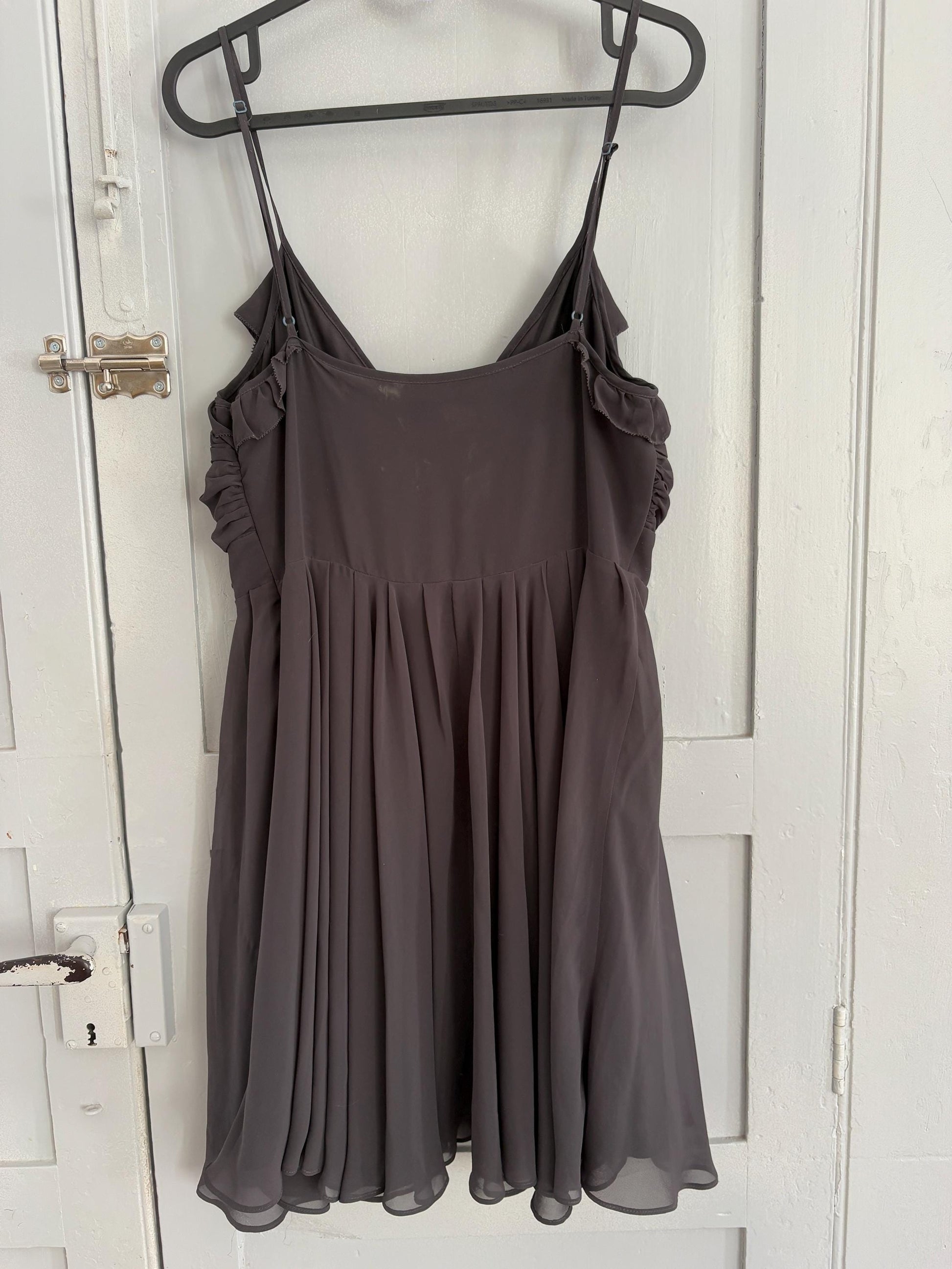 Vintage Guess grey Babydoll dress, Ruffled V neck playful summer dress, Date night cute mini dress