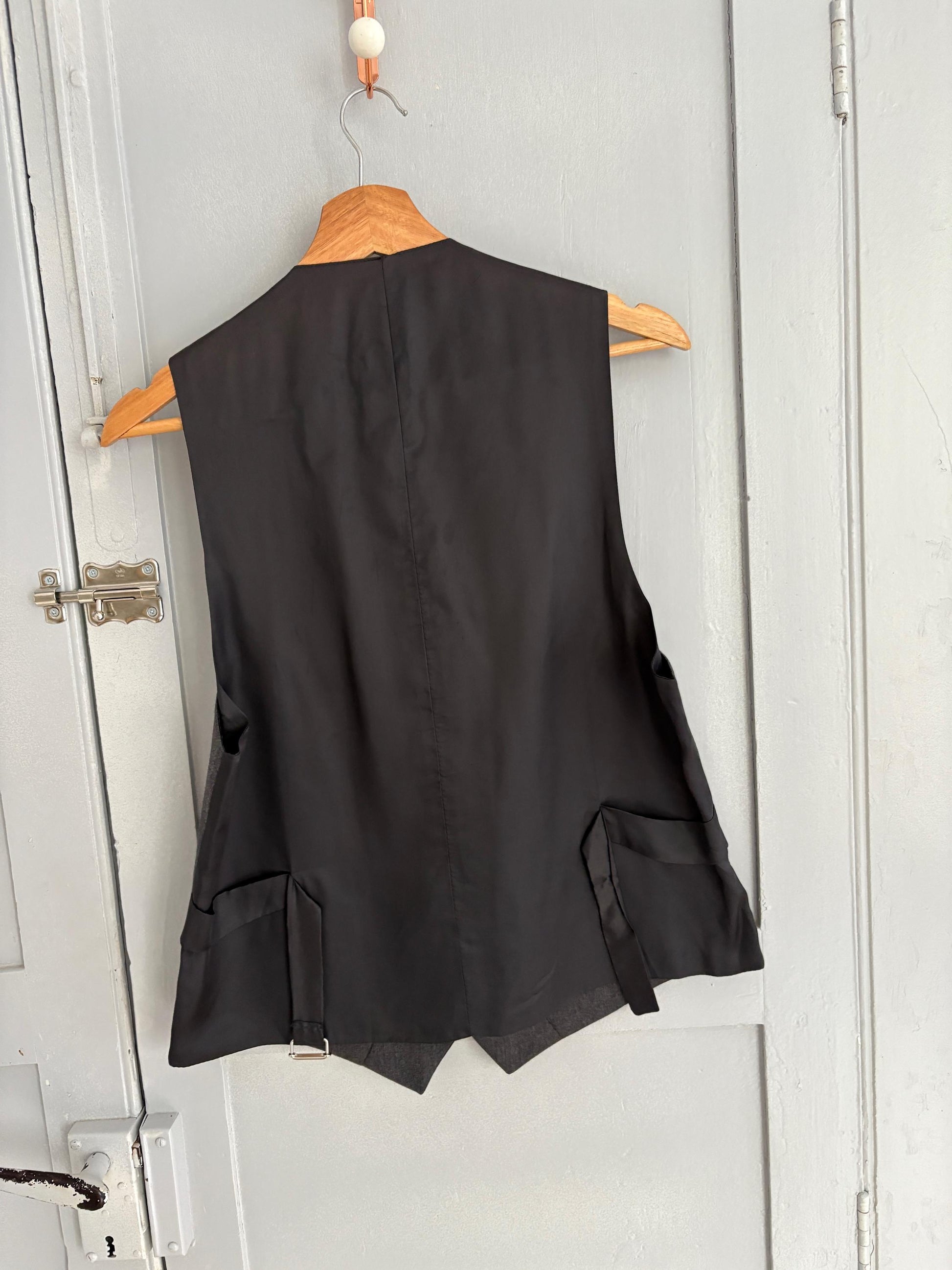 Vintage grey button down gilet, Dark academia style grey classic fit waistcoat, Formal clothing, Cute school girl uniform, K-pop aesthetic