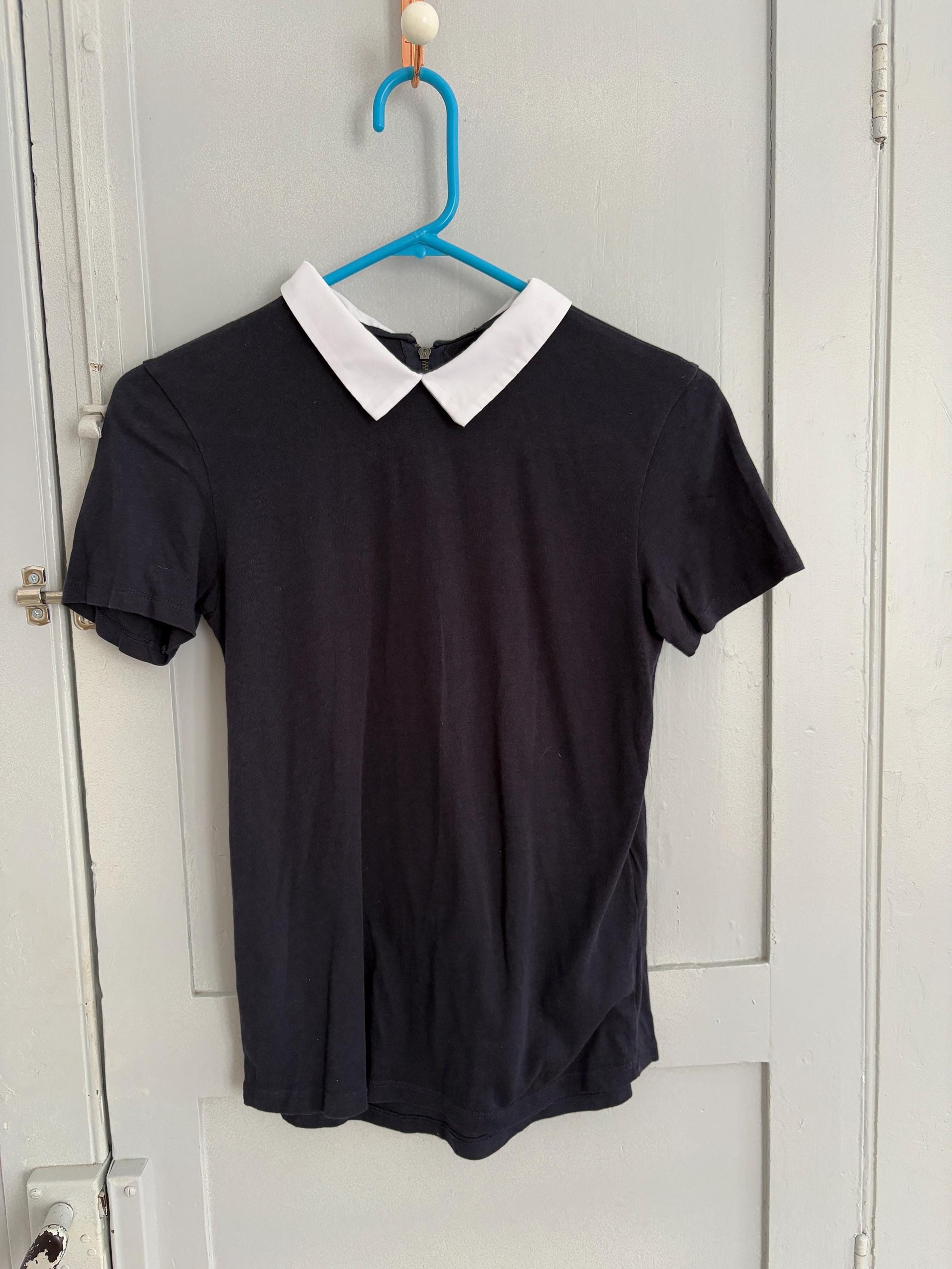 Vintage Dark Academia aesthetic shirt with white collar, Cute dark blue short sleeve t-shirt, XXS - XS