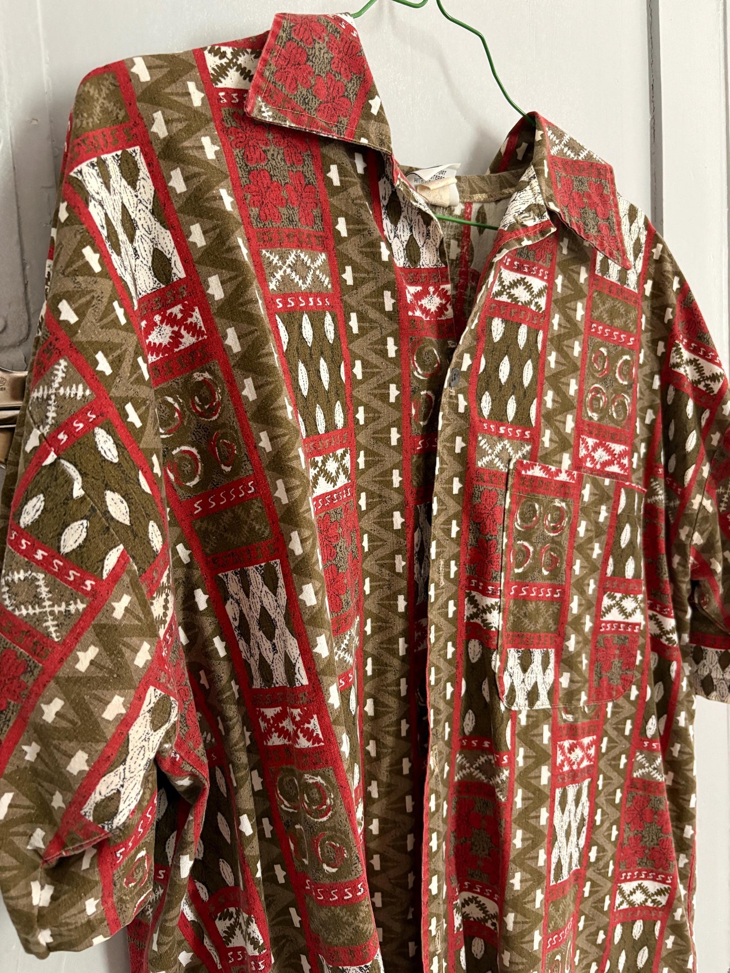 Vintage groovy button up shirt, Retro oversized 70s blouse, Red and white colourful patterned top, Cute long sleeve summer shirt
