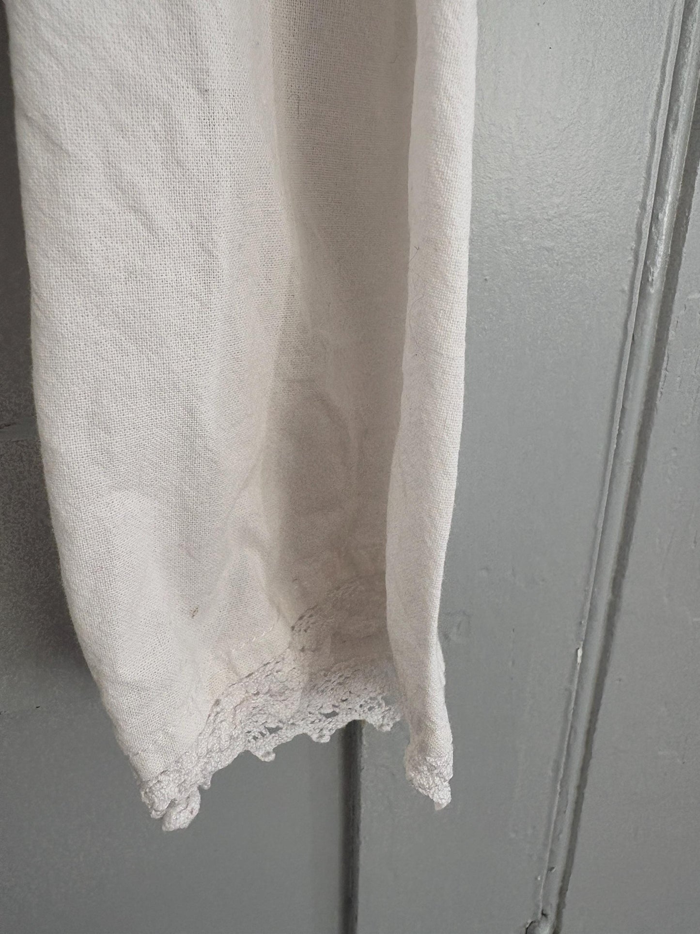 Vintage white romantic crop top, German folklore white puff sleeve dirdnl top, French antique cottage core blouse,
