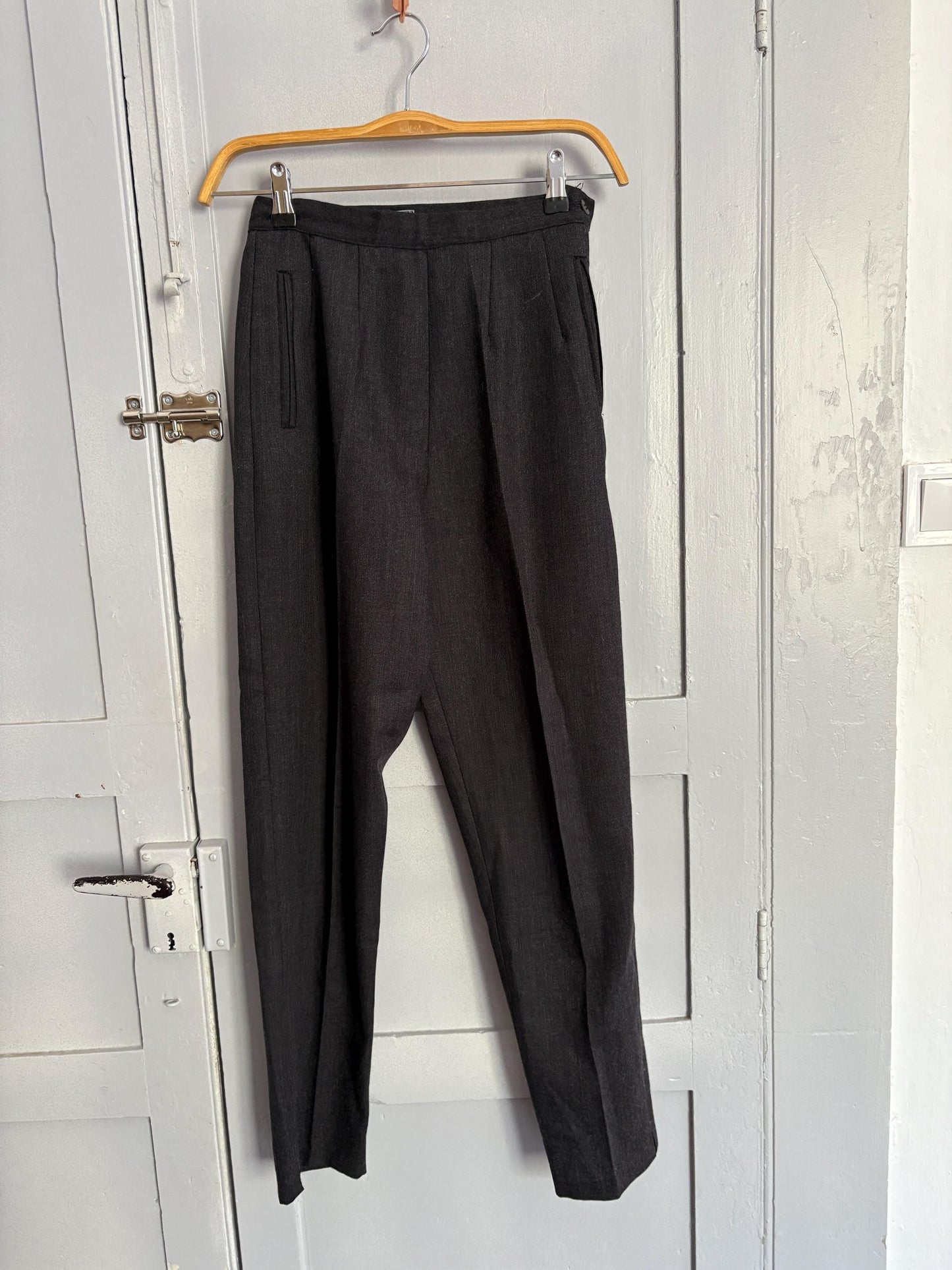 Vintage High-Waisted Tapered Pants, Napoleari Made in Italy, Elegant Slim Fit Trousers, Women’s Size M, Classic Chic Style, Pure soft wool