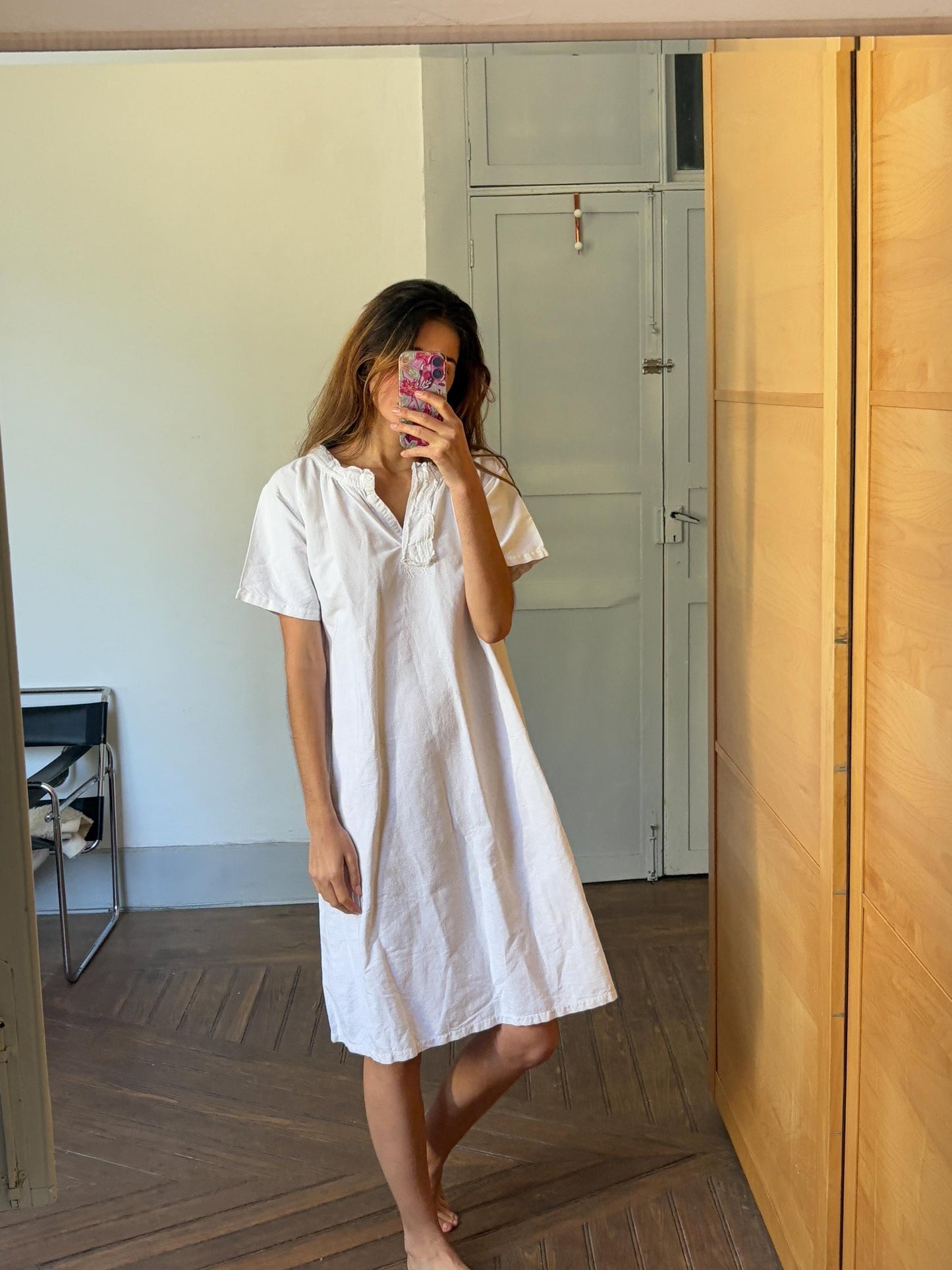 Vintage Victorian Nightgown, White Cottage core nightie , Feminine french antique scalloped collar nightwear, M