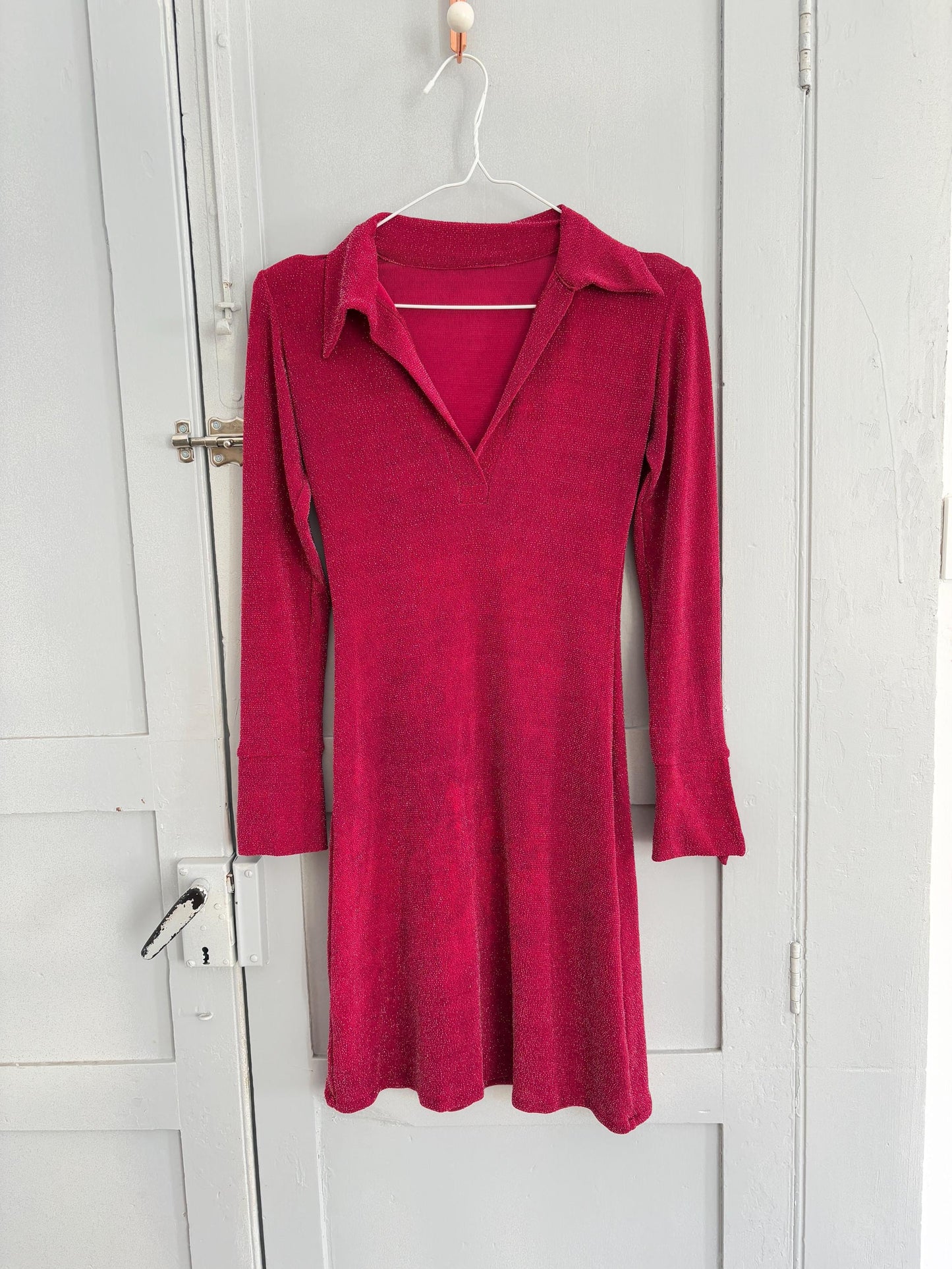 Vintage red Dress, Long sleeve groovy 70s mini Slip Dress, Minimalist pop of red colour outfit, Hourglass figure dress