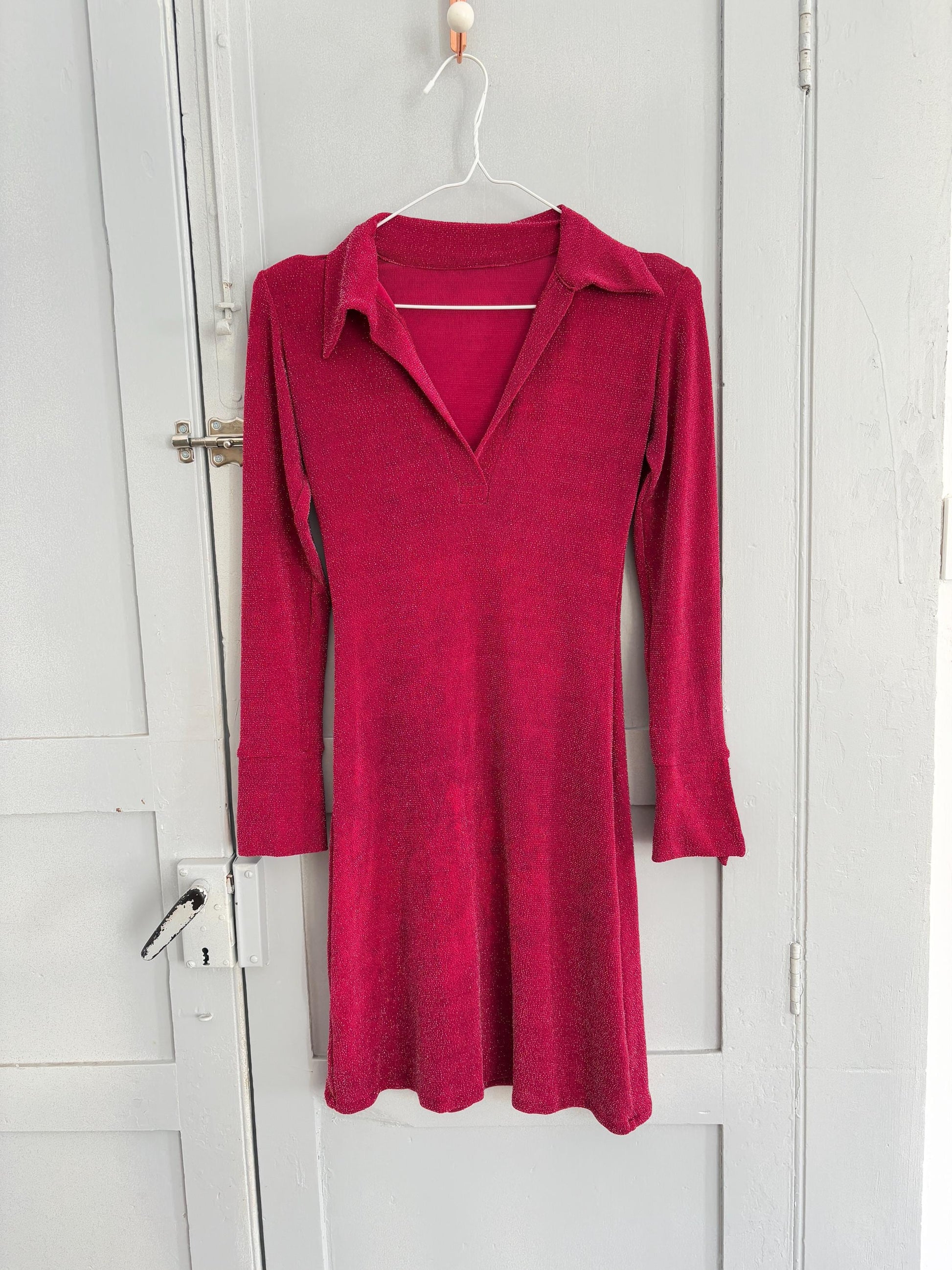 Vintage red Dress, Long sleeve groovy 70s mini Slip Dress, Minimalist pop of red colour outfit, Hourglass figure dress