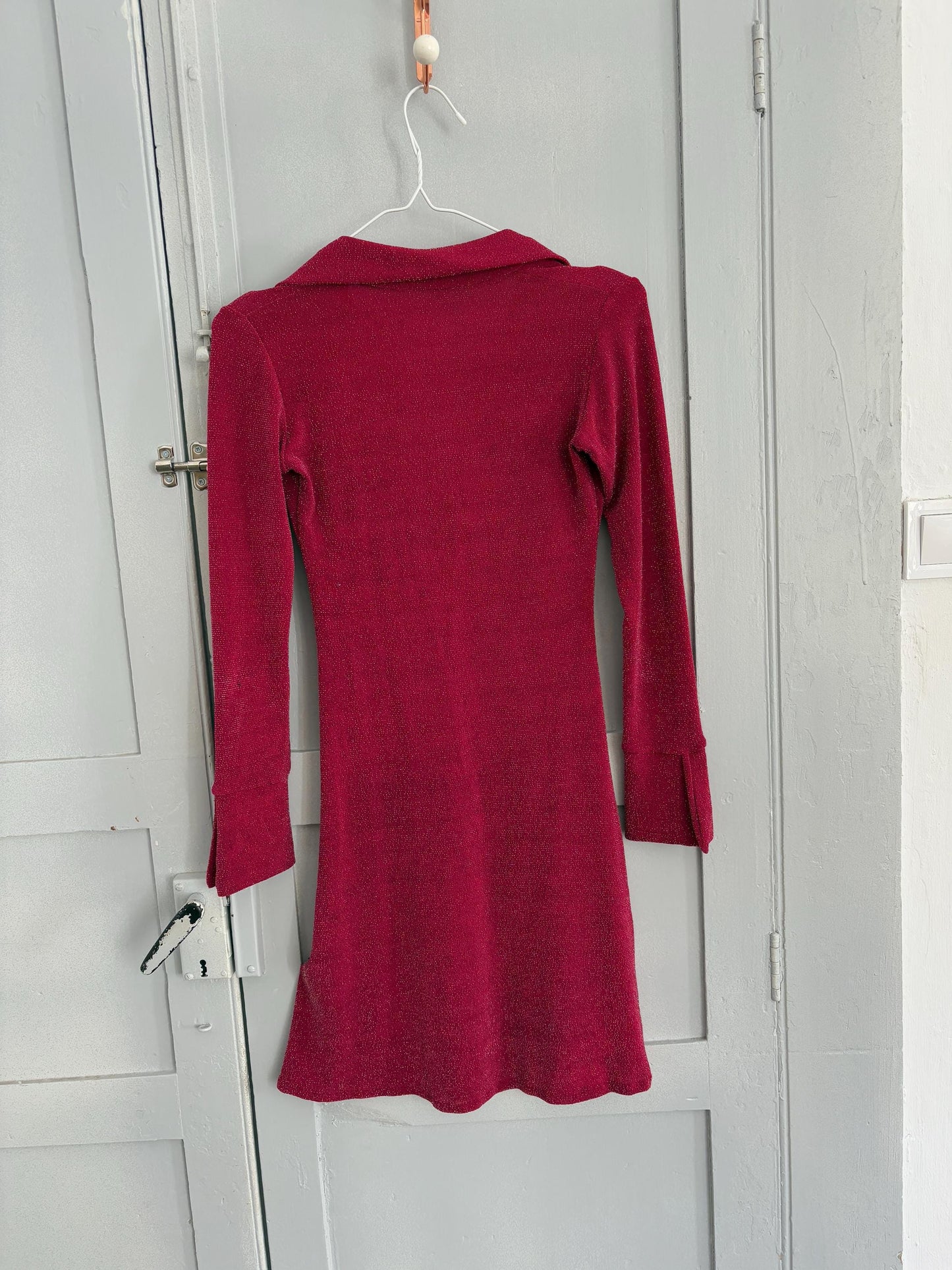Vintage red Dress, Long sleeve groovy 70s mini Slip Dress, Minimalist pop of red colour outfit, Hourglass figure dress