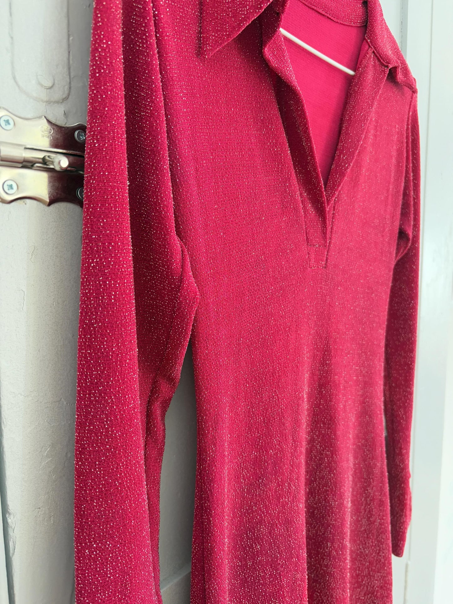 Vintage red Dress, Long sleeve groovy 70s mini Slip Dress, Minimalist pop of red colour outfit, Hourglass figure dress