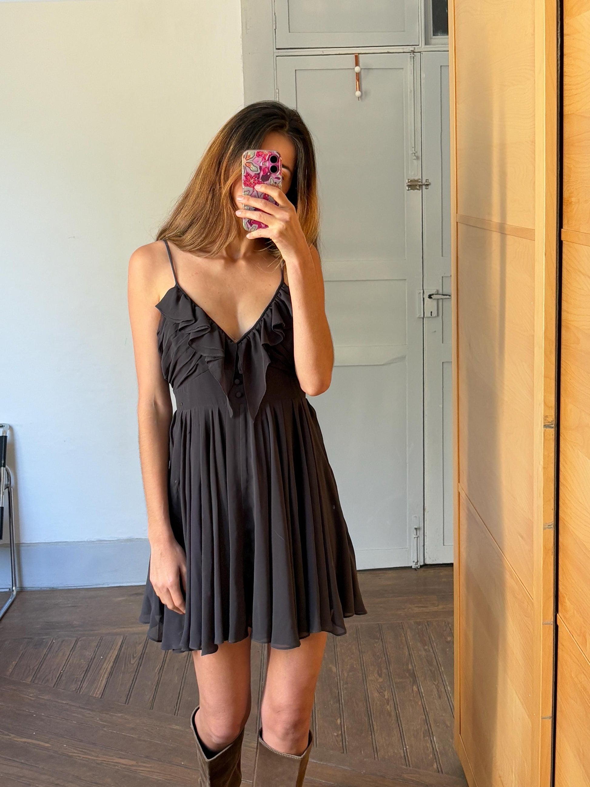 Vintage Guess grey Babydoll dress, Ruffled V neck playful summer dress, Date night cute mini dress