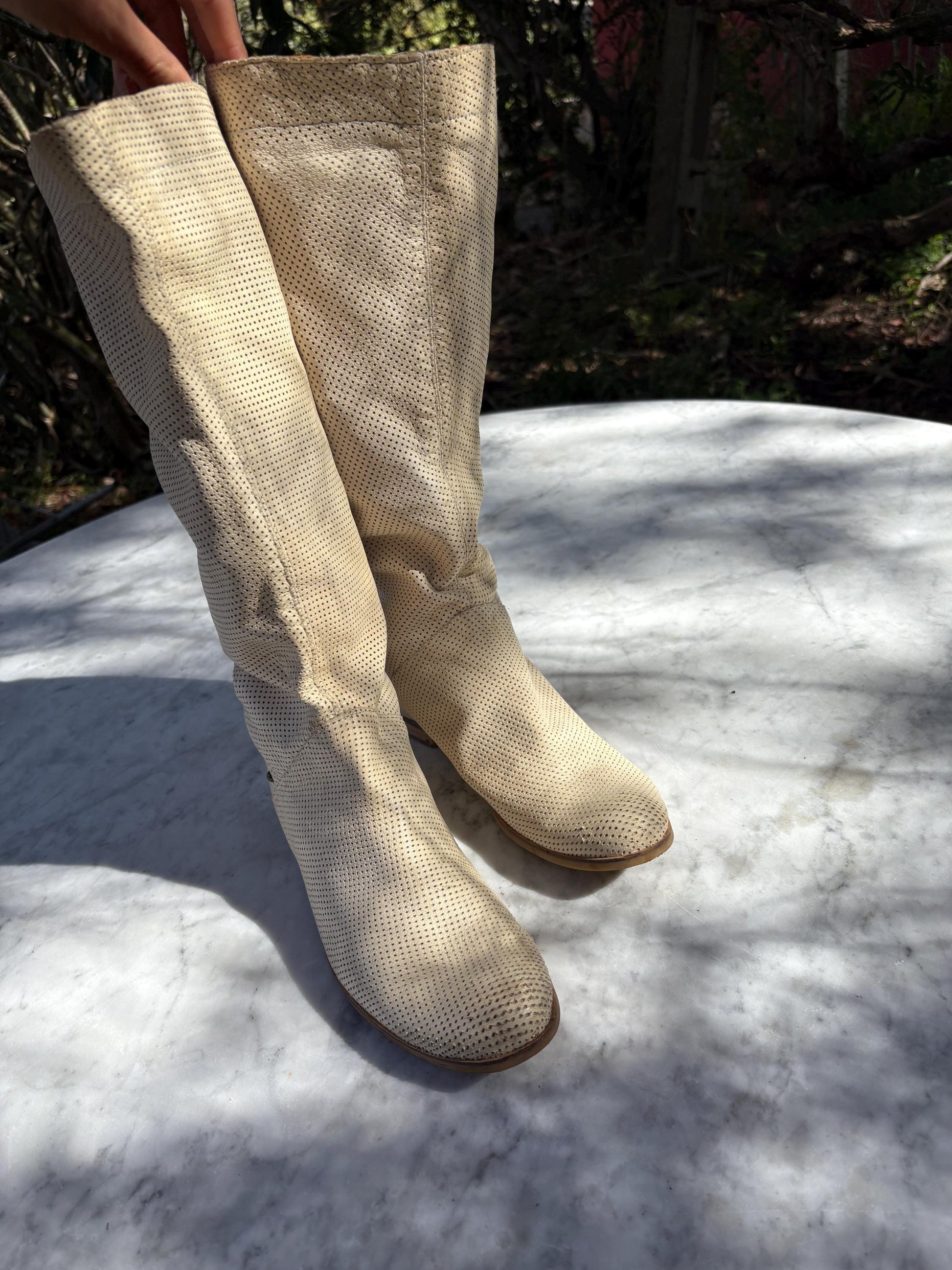 Vintage white leather boots, Made in Italy shoes, Size women 41