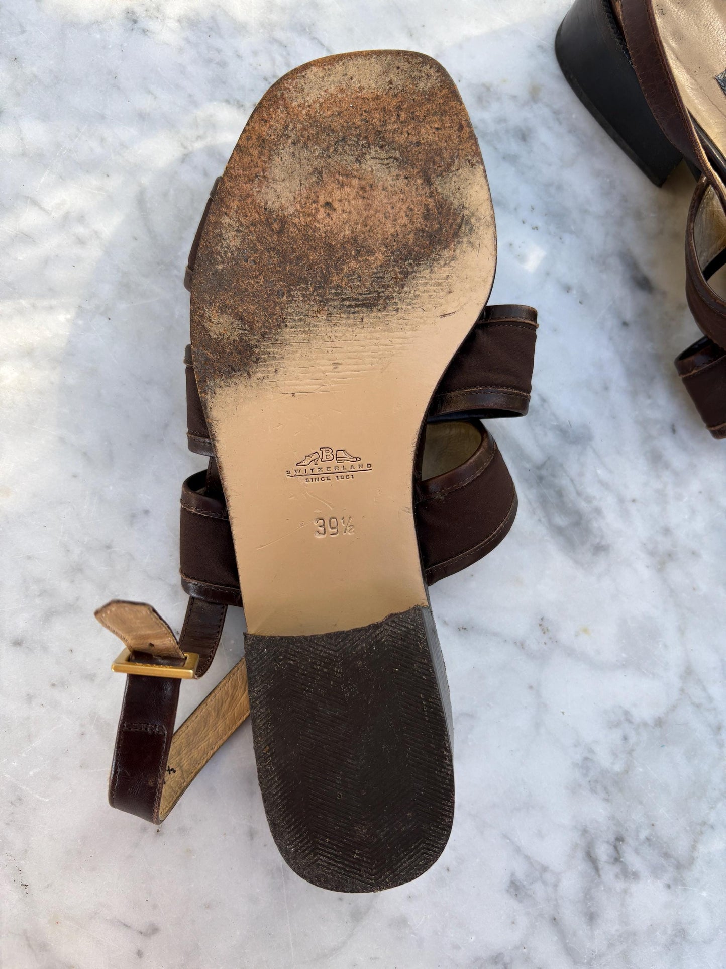 Vintage Bally summer sandals, Dark brown leather strapped flats, Rouje aesthetic red vintage flats size 39.5, Cute European summer sandals