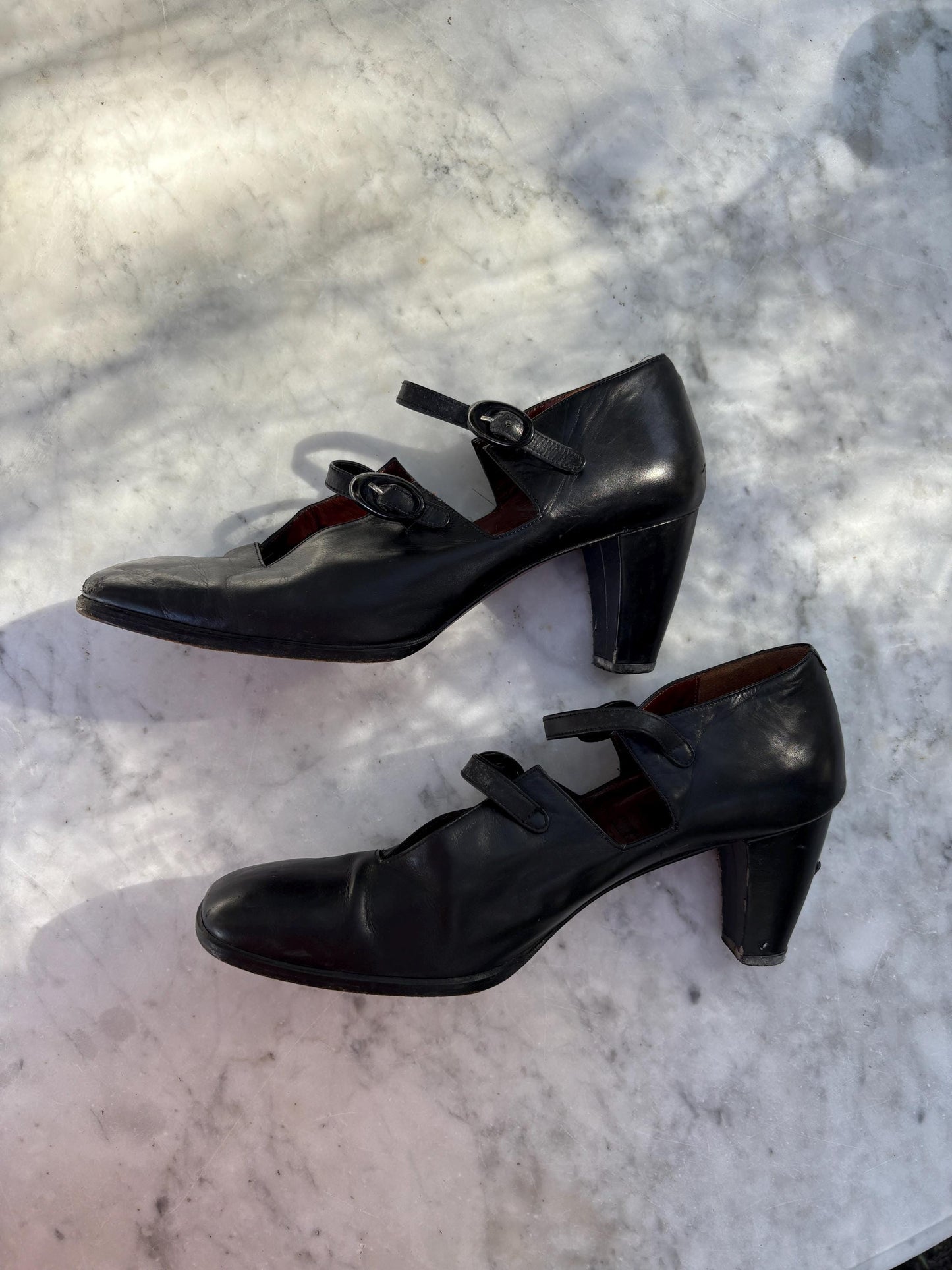 Vintage Sara Navarro black leather Mary Jane heels, 7 cm heel vintage shoes, made in Spain, 36 size, classic retro leather pumps