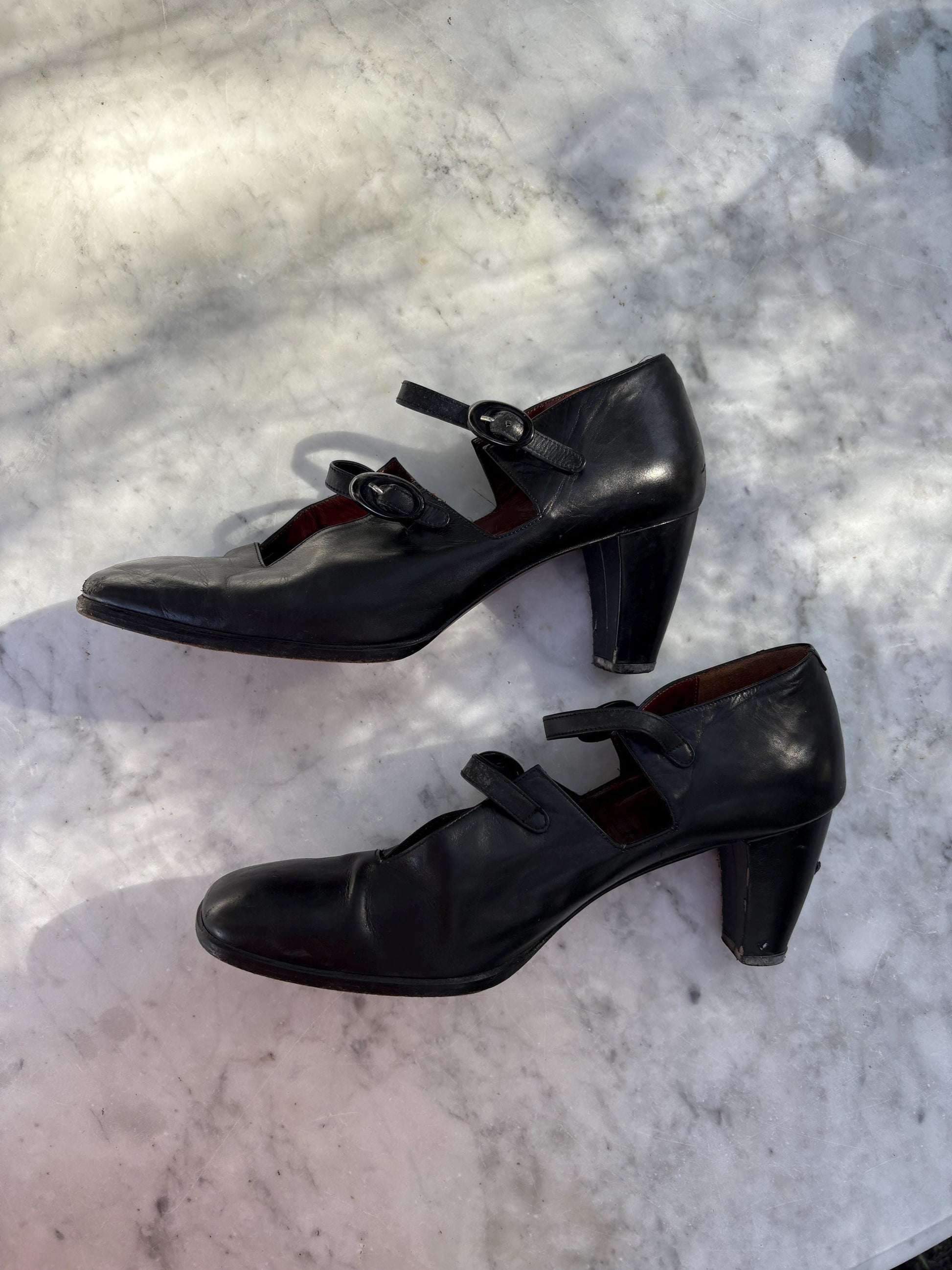 Vintage Sara Navarro black leather Mary Jane heels, 7 cm heel vintage shoes, made in Spain, 36 size, classic retro leather pumps